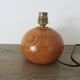 Lampe en bois blond et laiton doré, années 50-60