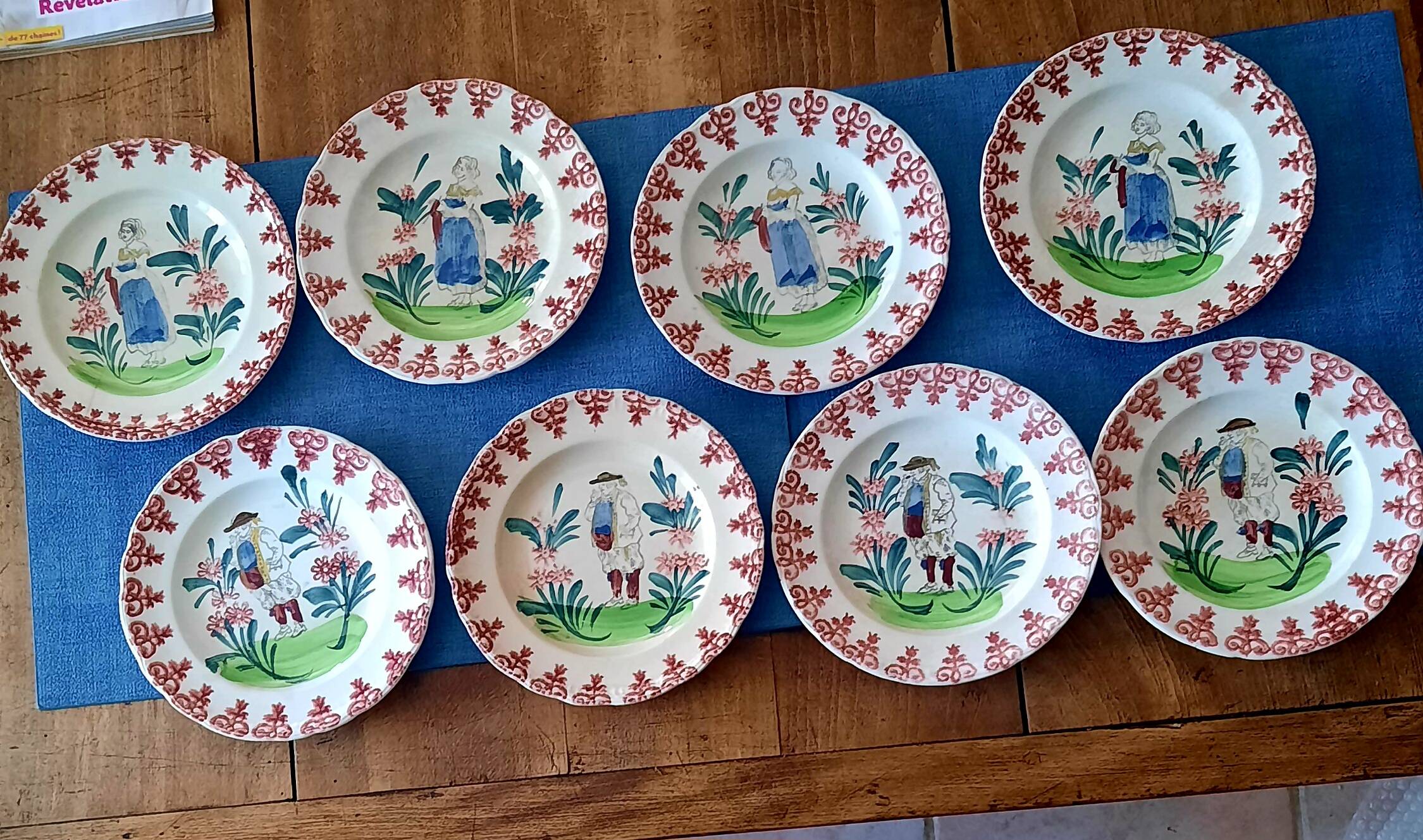 8 dessert plates l'Amandinoise