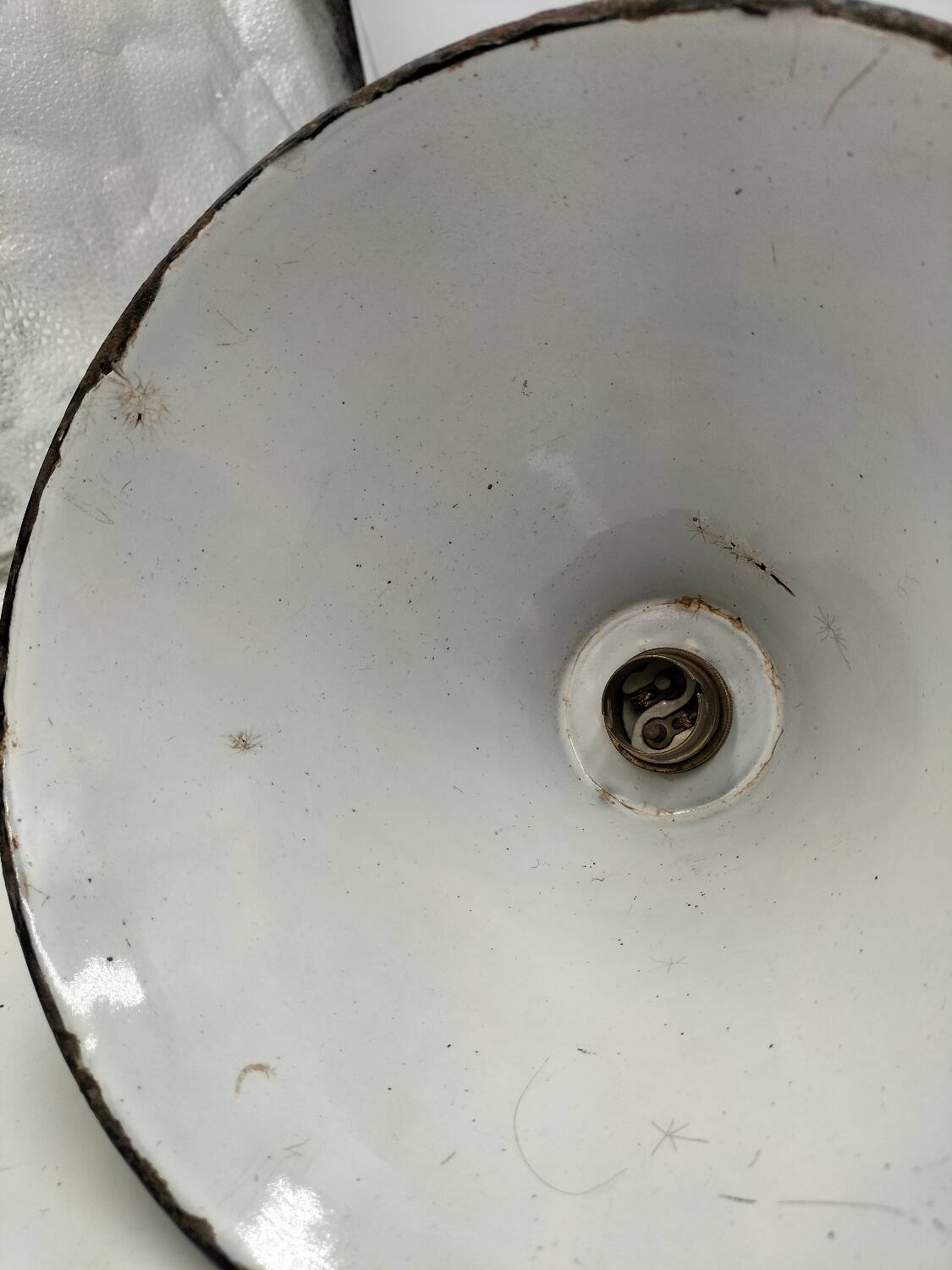 Enamelled cone suspensions