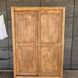 Parisian wardrobe with sliding doors