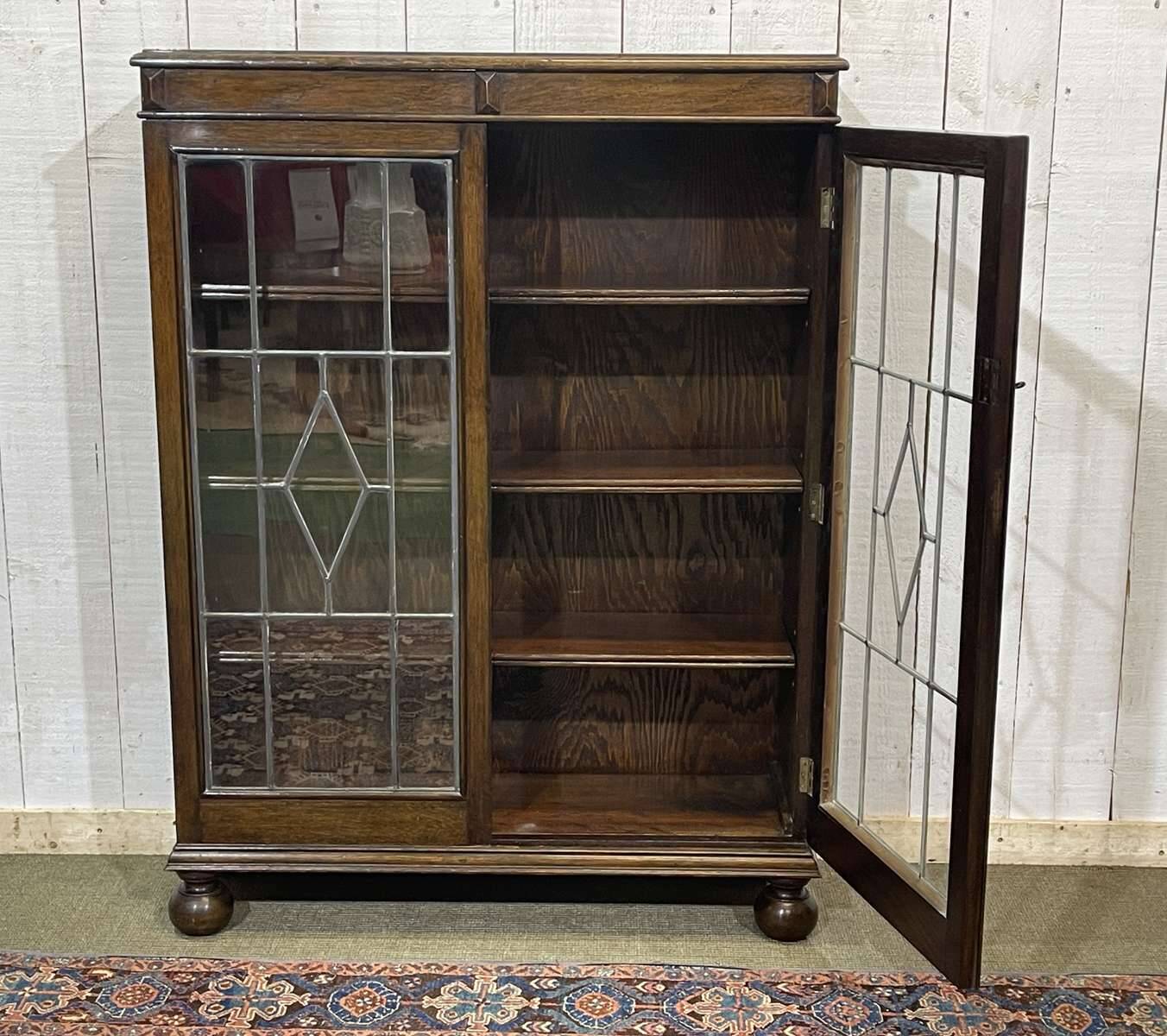 Vitrine anglaise en chêne début XXème