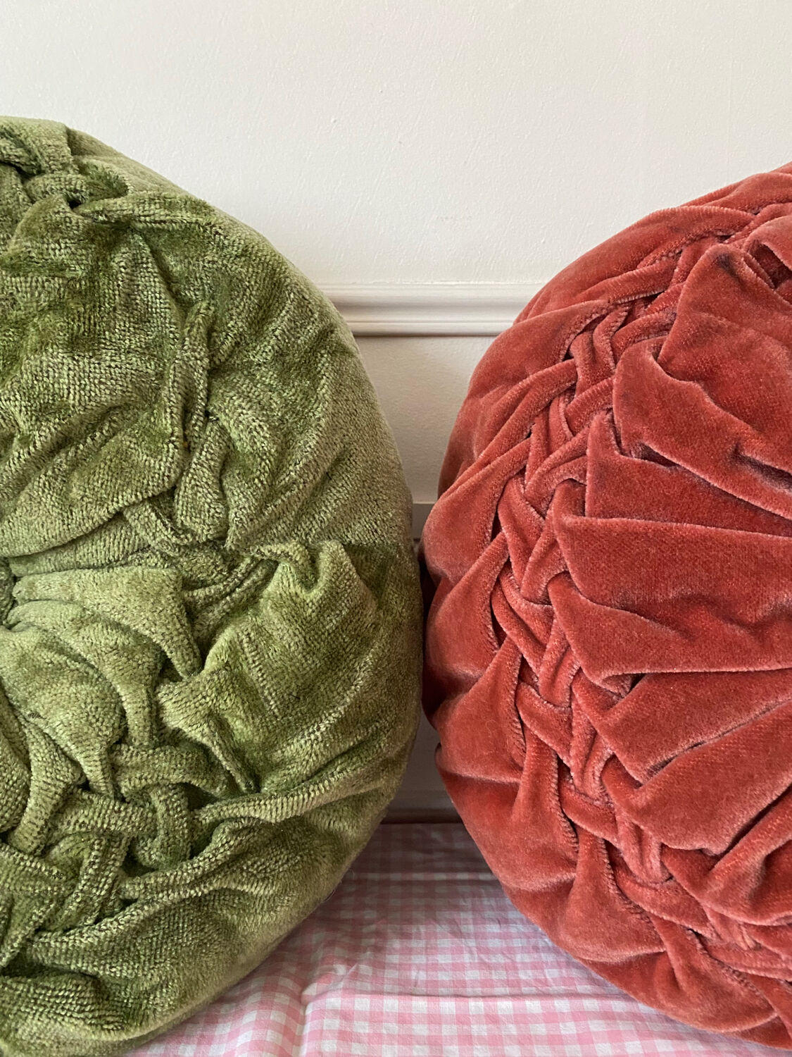 Duo de coussins ronds en velours plissé