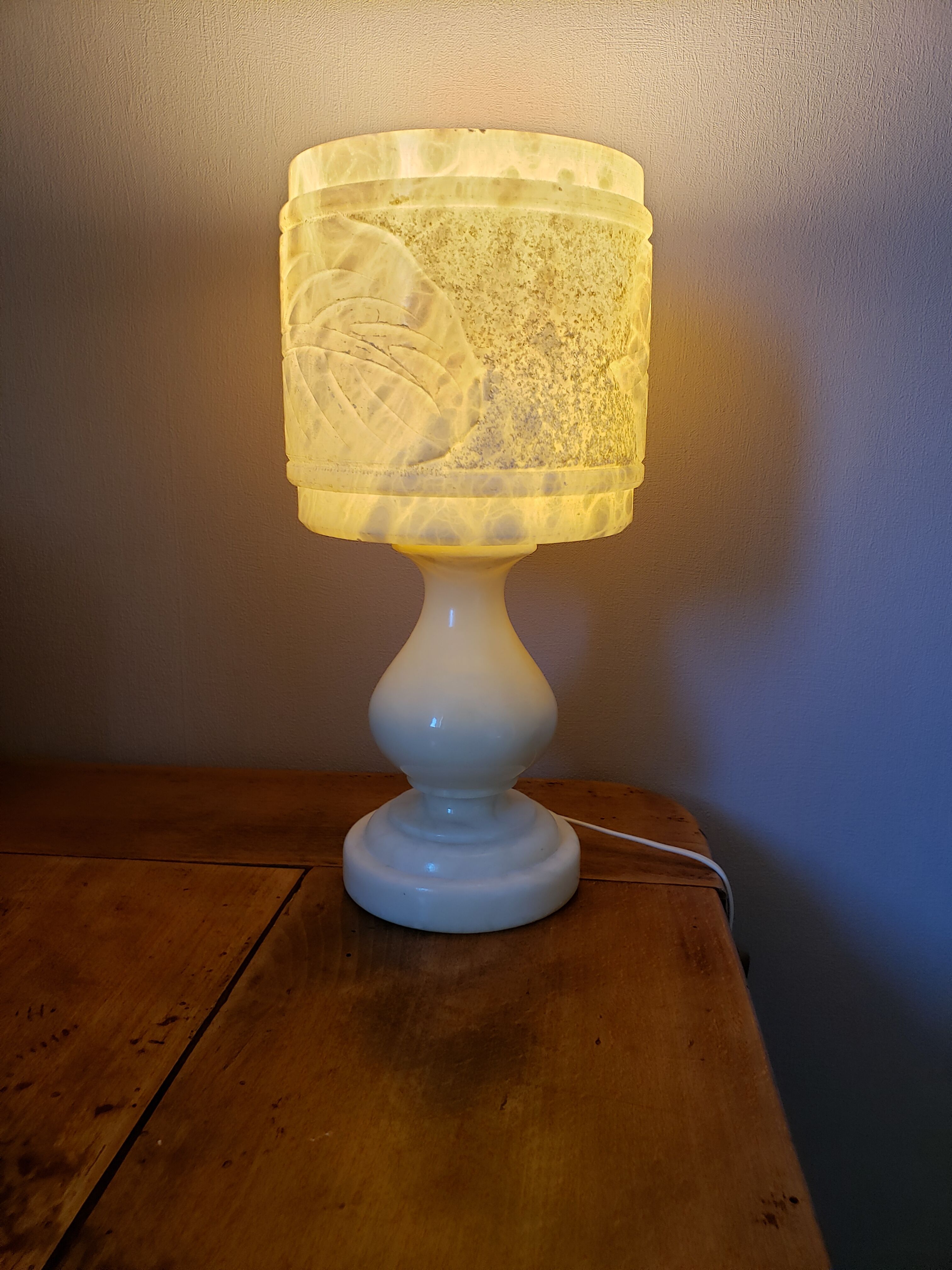 Alabaster lamp