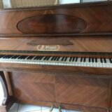 Piano Staub