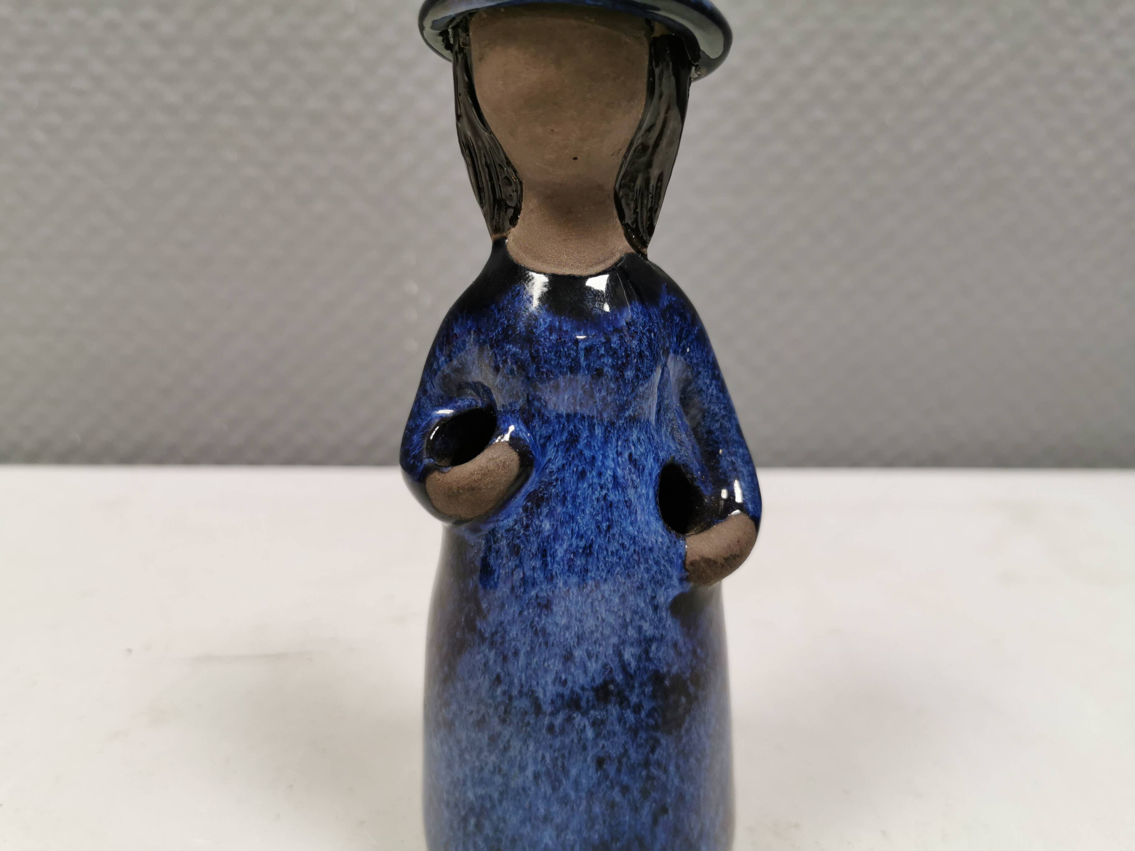 Beautiful vintage ceramic lady figurine by Elsi Bourelius Sweden 1980s