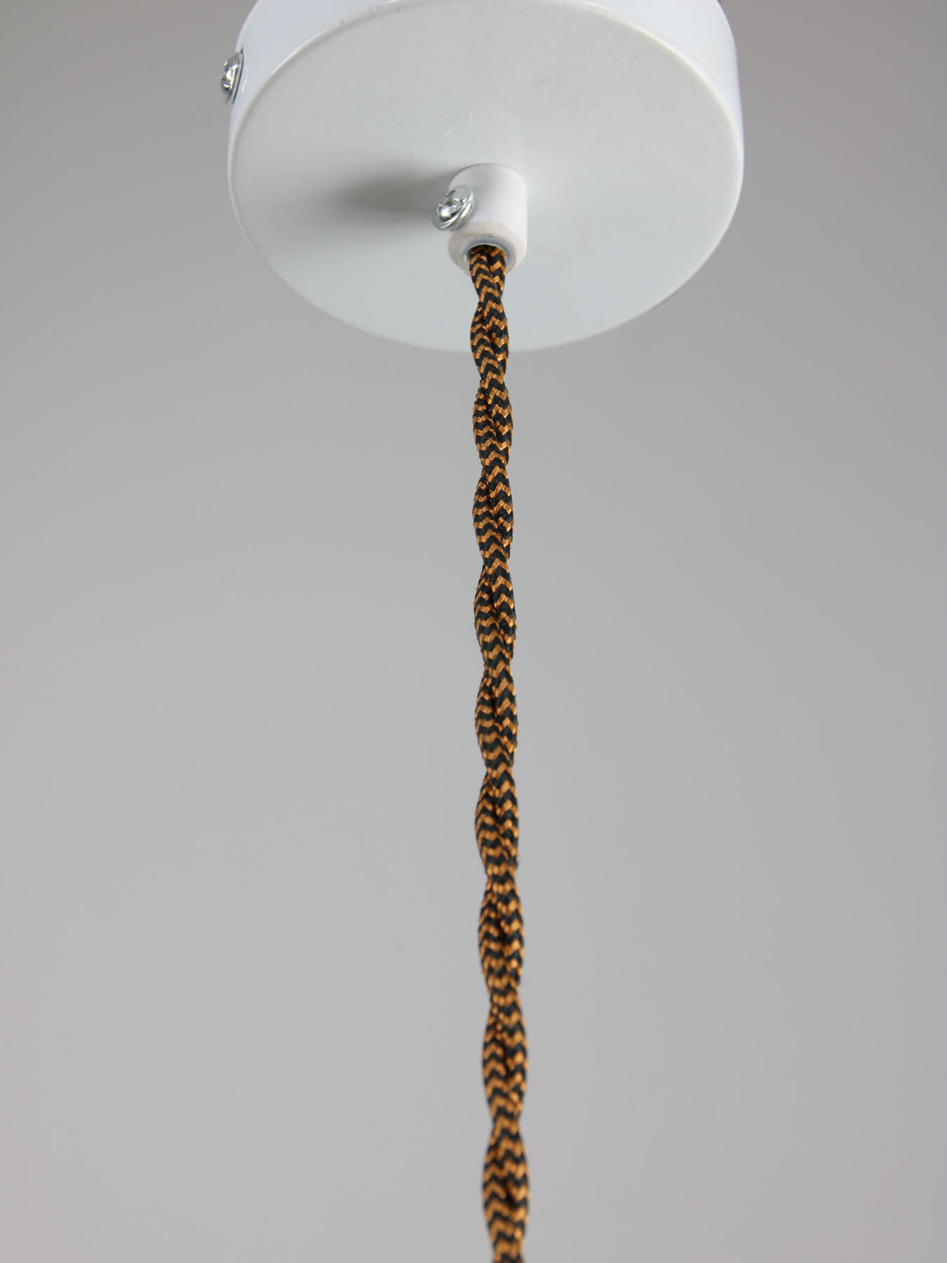 Suspension vintage en verre opalin & laiton