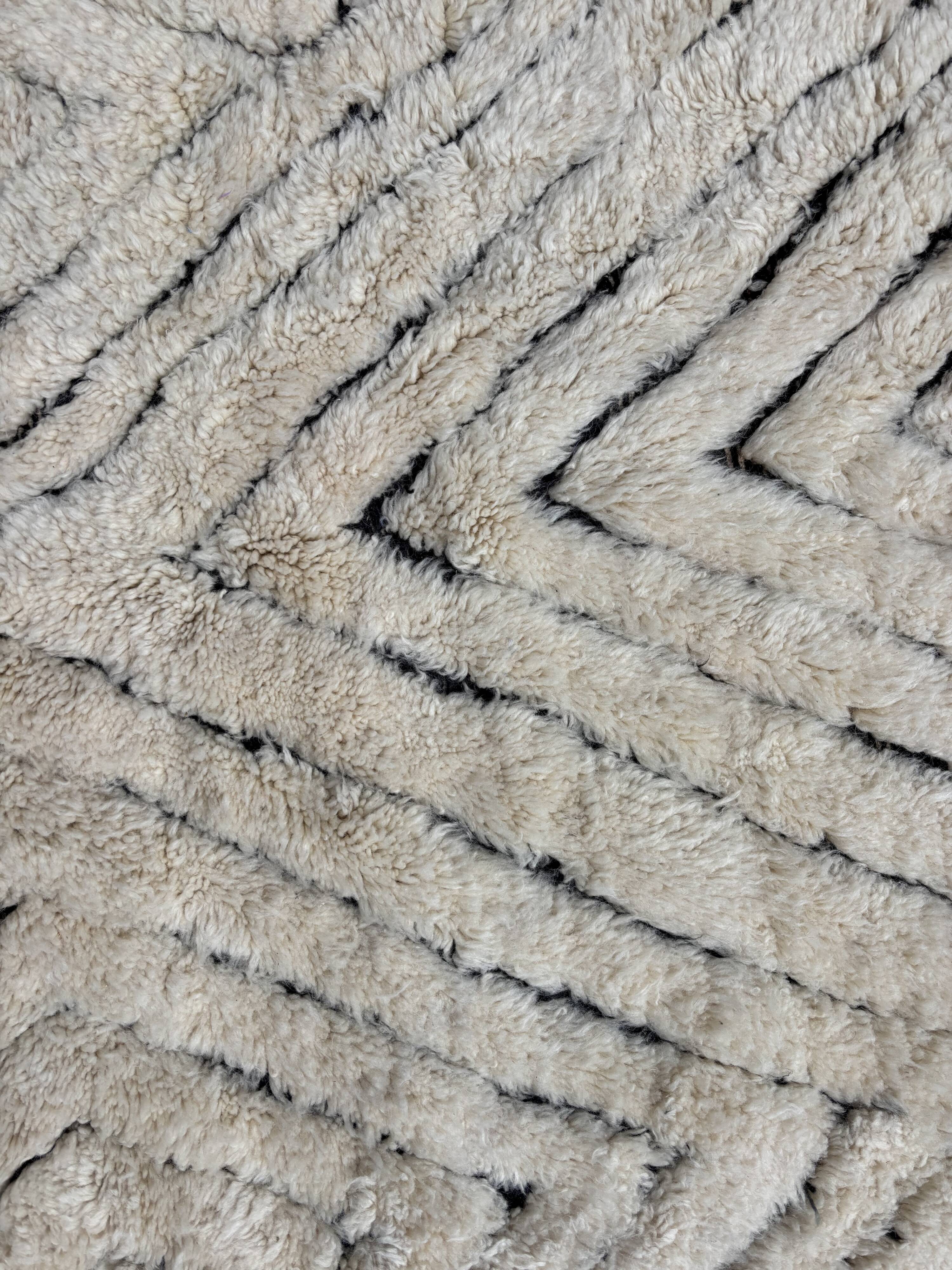 Snow - Moroccan wool Mrirt rug