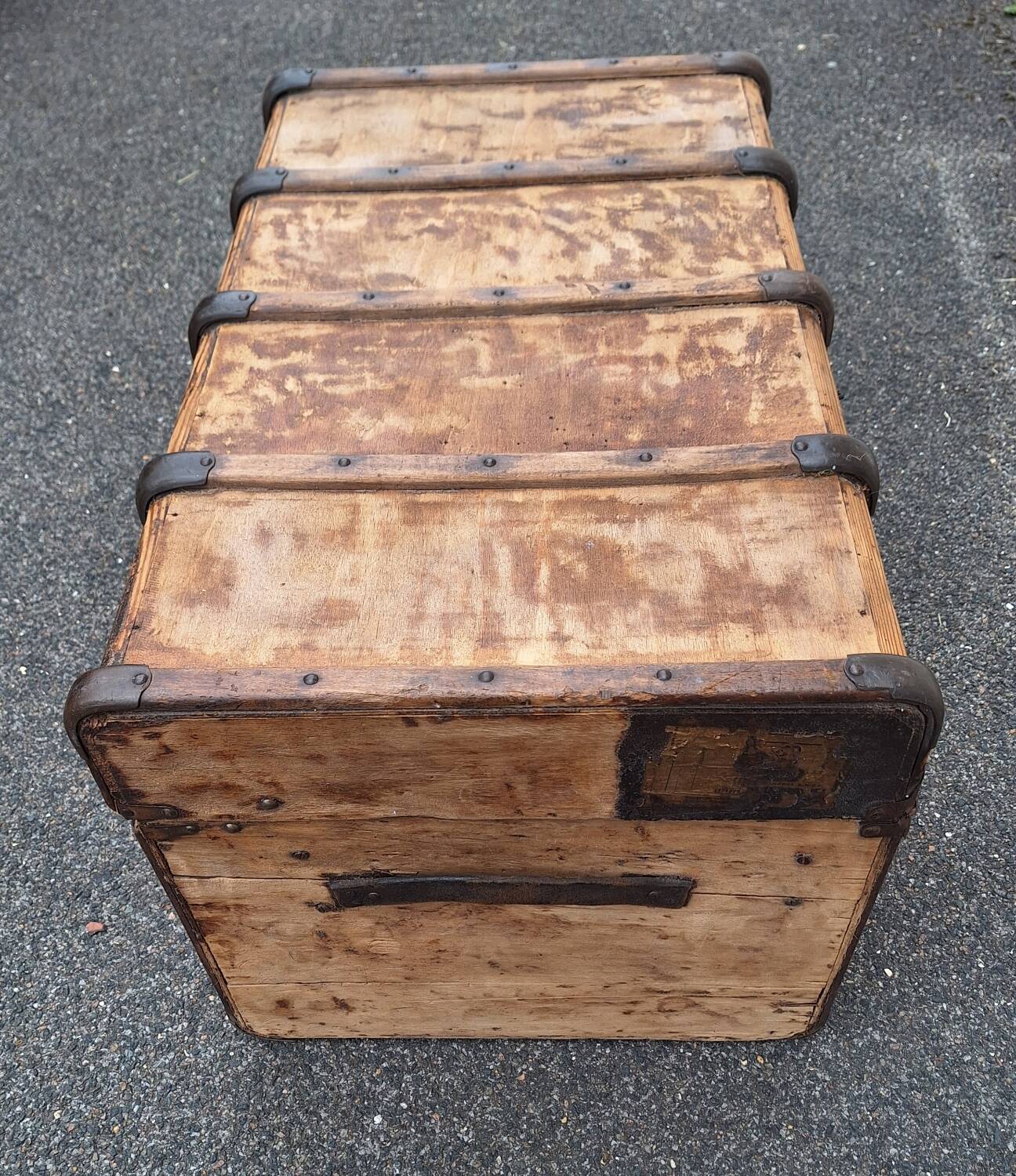 Wooden chest/box