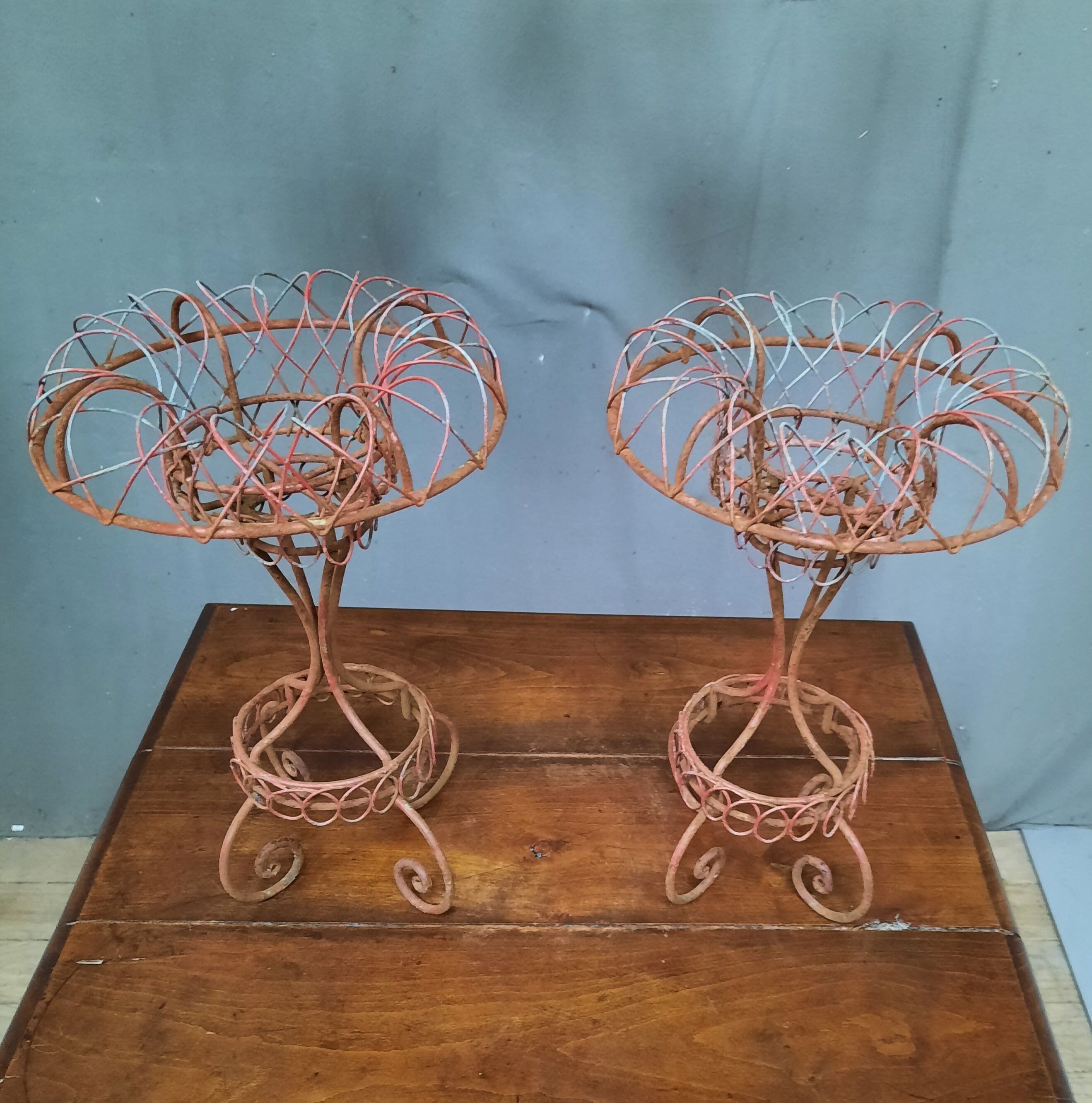 Pair of wire vase