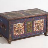 Malle bleue ancienne avec détails floraux peints à la main, c.1870