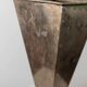 Vase pyramidal vintage en métal argenté des années 1980