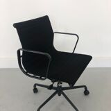 Aluminum black Model EA 117 Swivel Chair by Charles & Ray Eames for Vitra