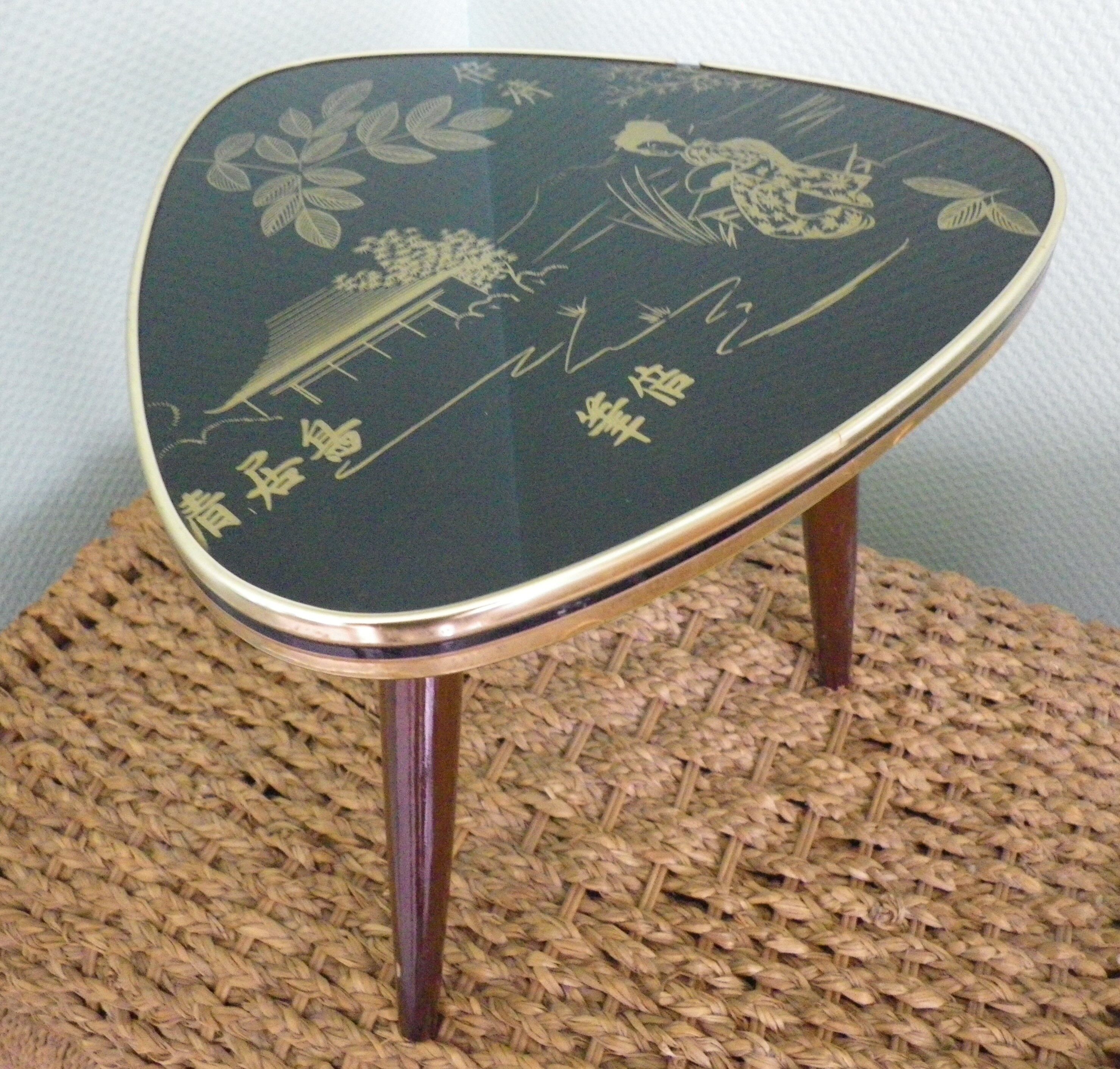 Side table, tripod, compass leg, pick shape, Japanese décor