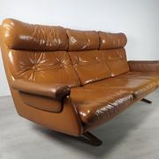 Canapé cuir fauve scandinave