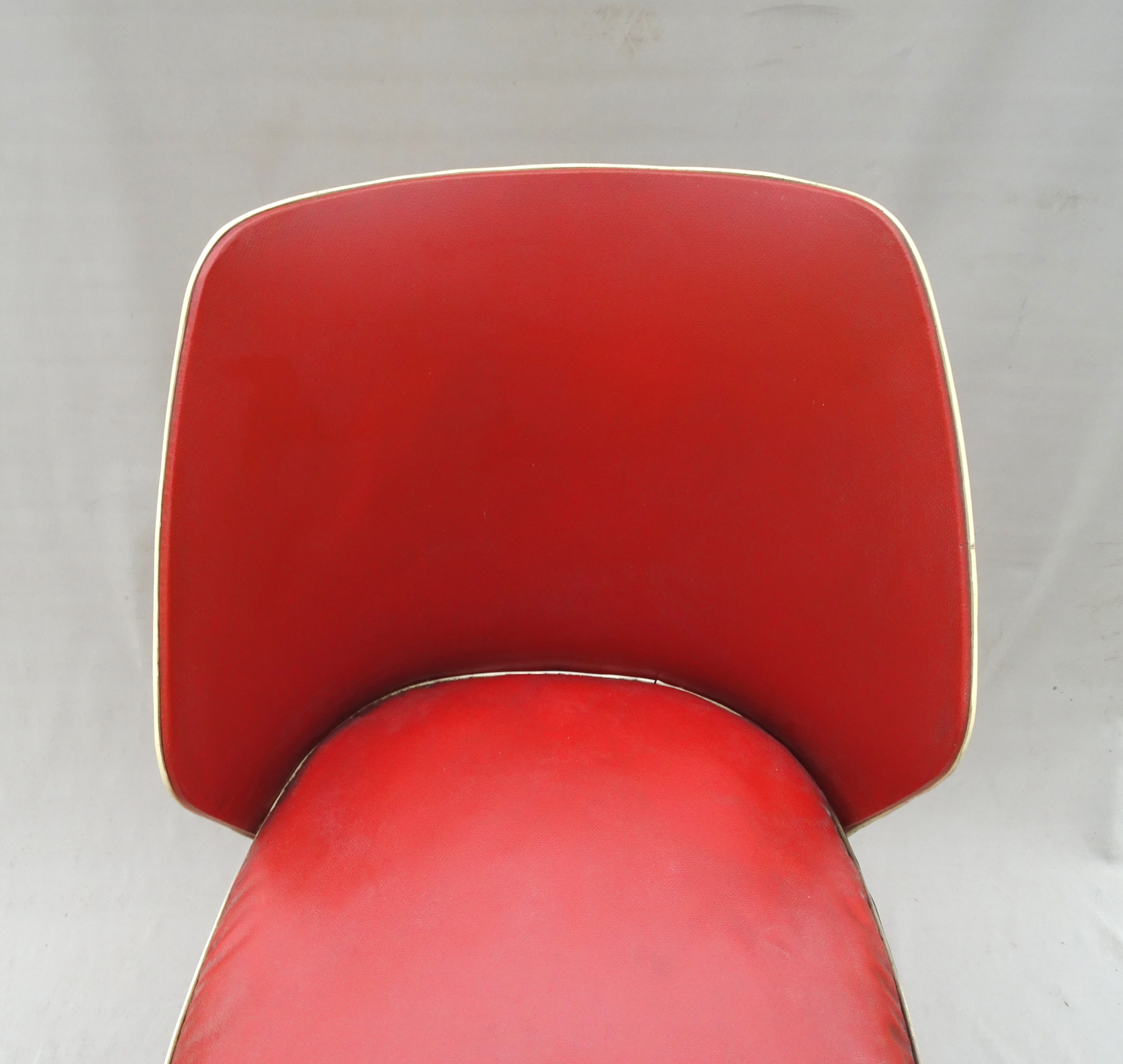 Baumann 1960/65 skaï red feet compass chair