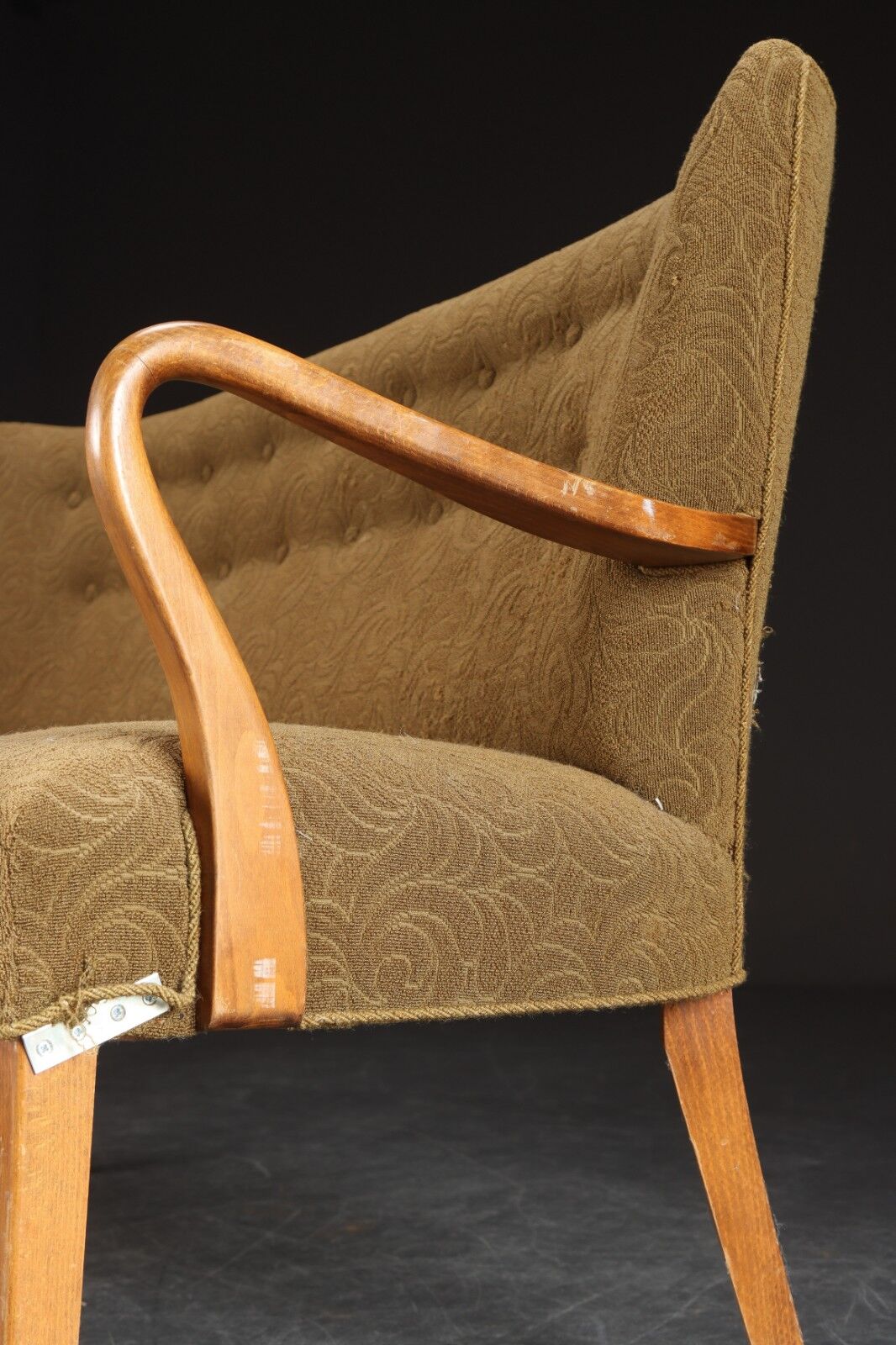 Beech wood sofa with curved armrests, 1940s/50s