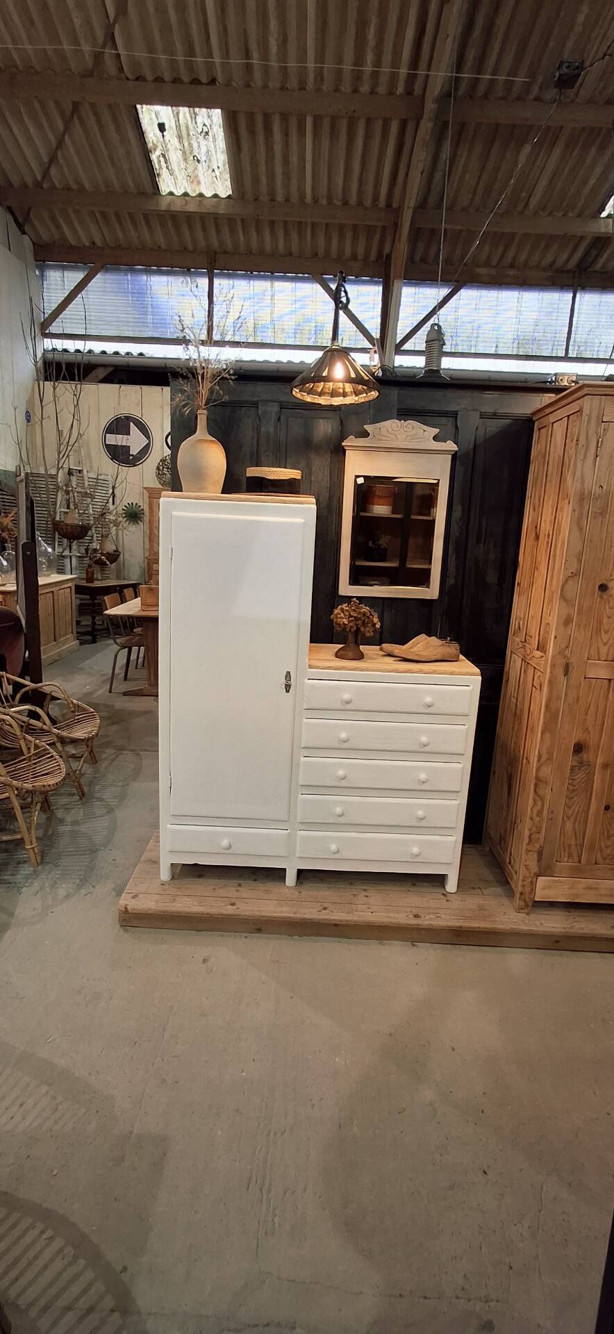 Asymmetrical wardrobe