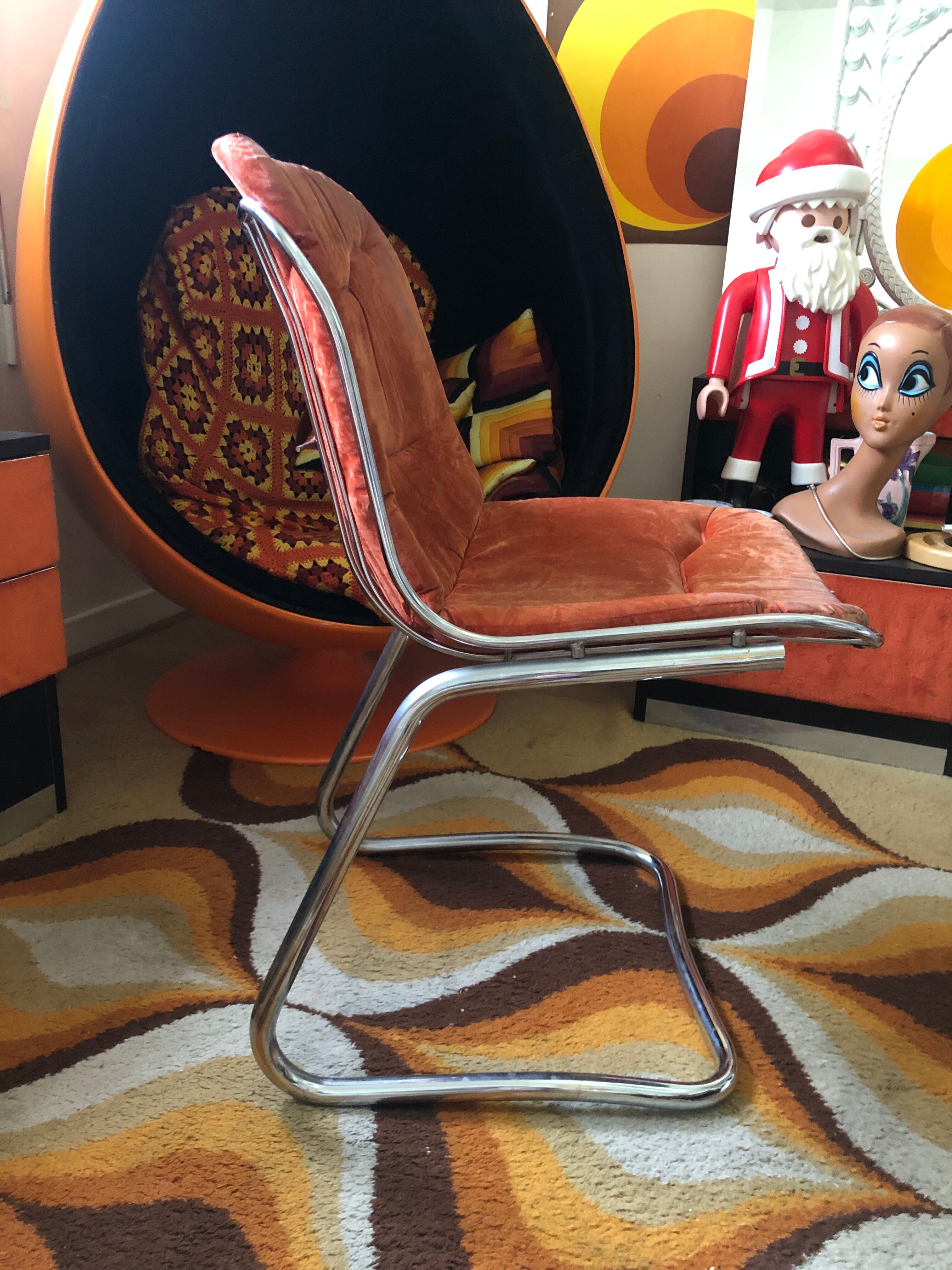 Vintage wired chair 70