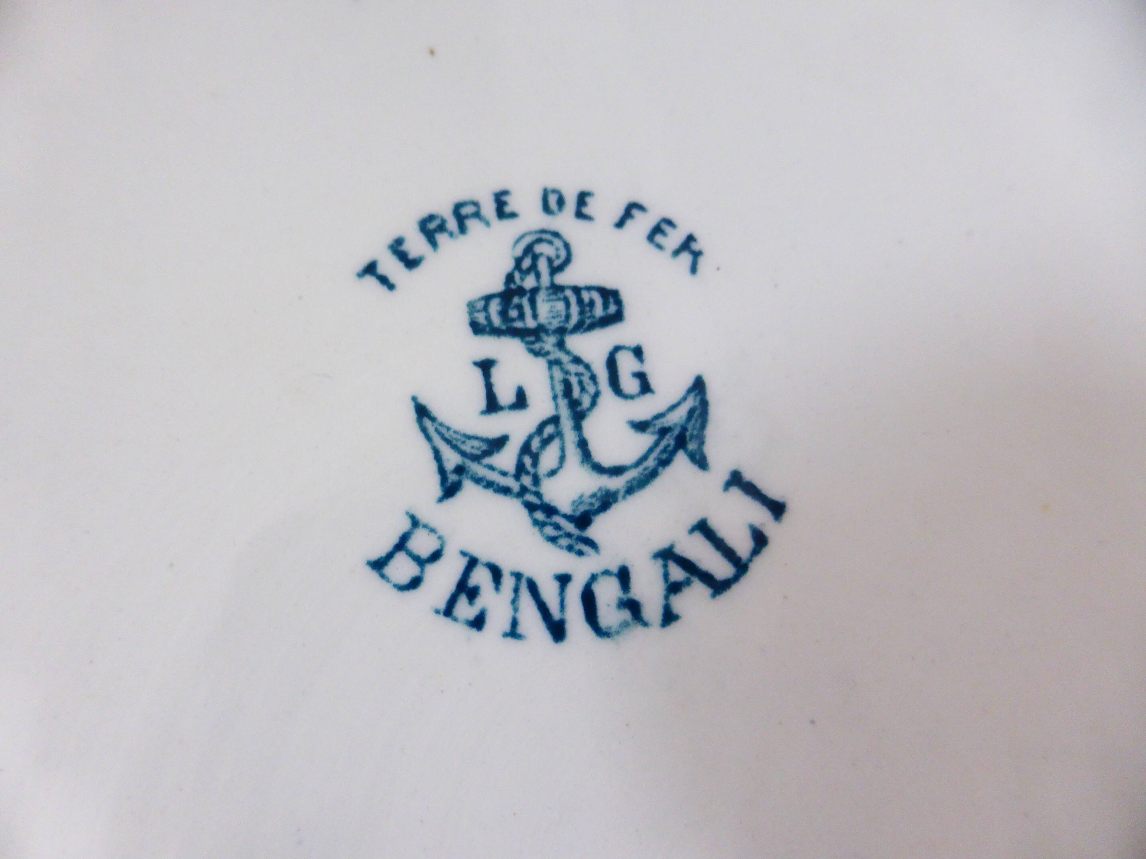 Round ironstone plate from LG Clairefontaine model Bengali 210885.