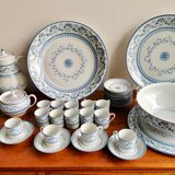 Service de table en porcelaine Haviland Limoges, modèle corolle, 70 pièces