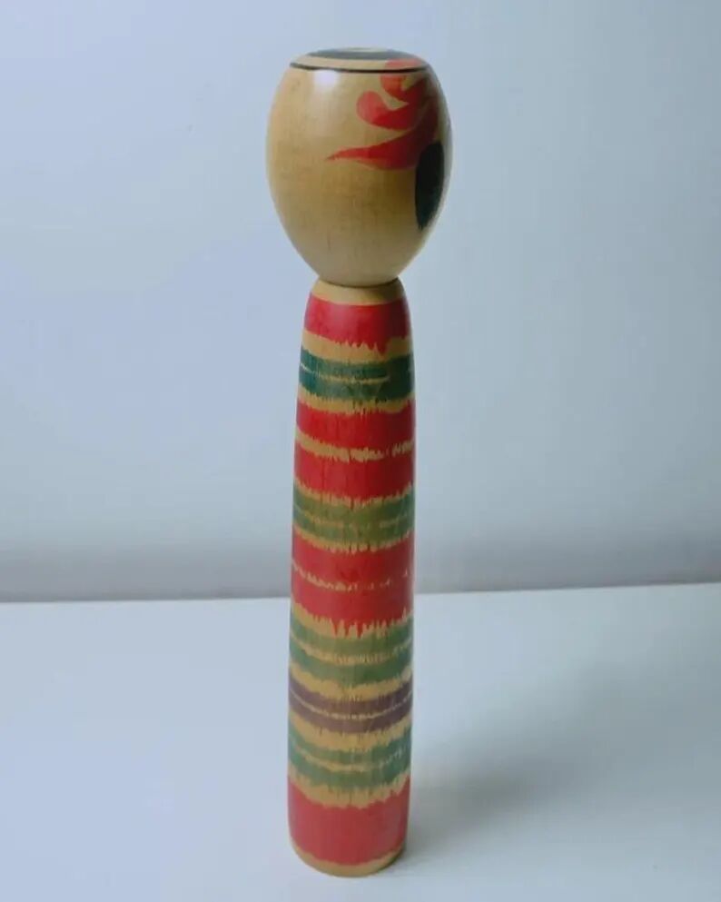 Vintage Japanese Kokeshi doll Naruko signed - Antique turned wood figurine craftsmanship Japan - Collectible item from the Showa period (1926–1989)