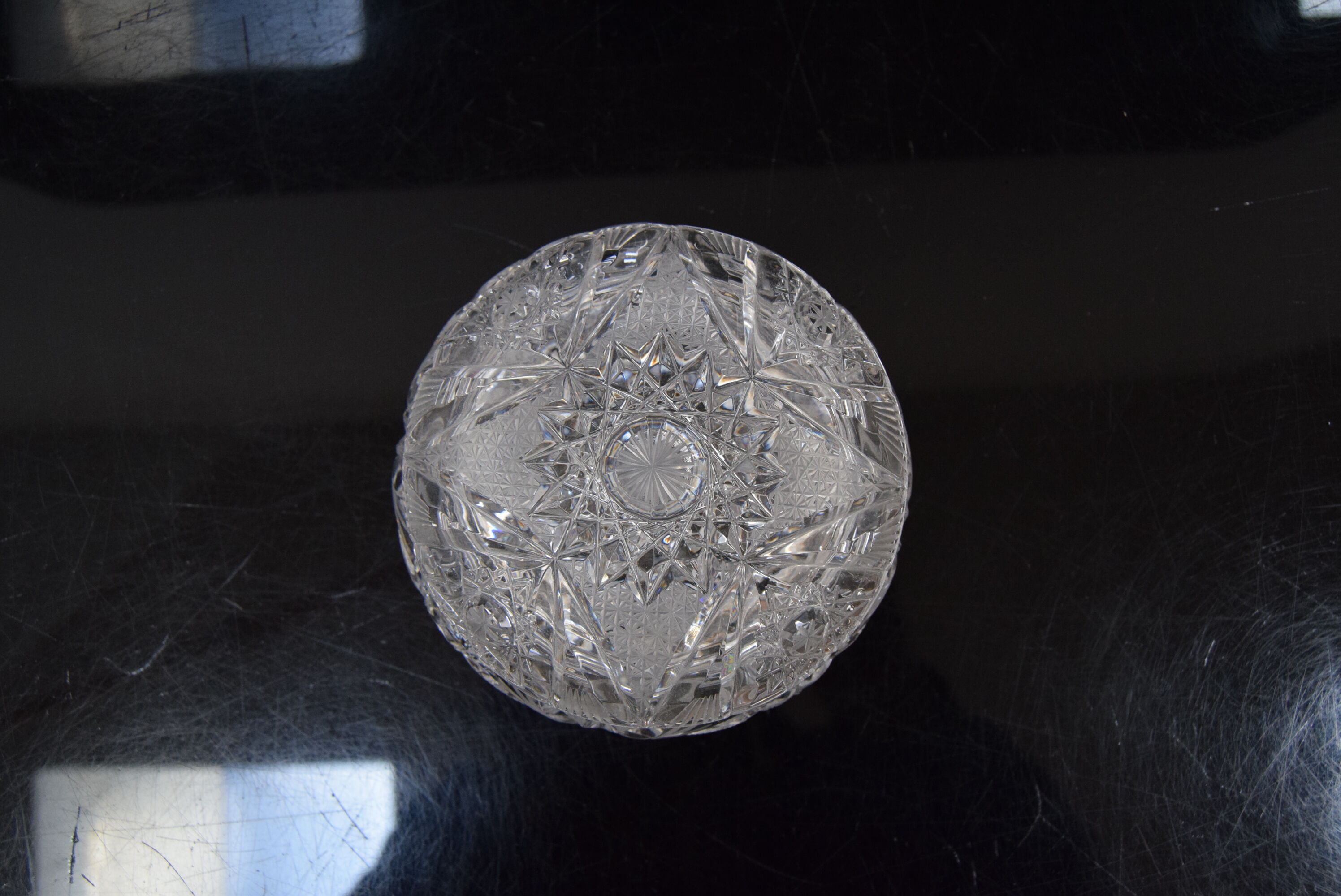 Sugary bowl,cut crystal glass,bohemia in the 1960's.