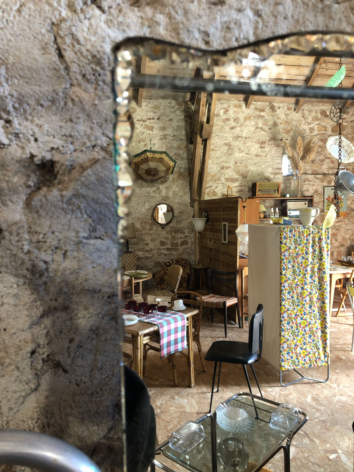 Wall-mounted cloakroom coat racks