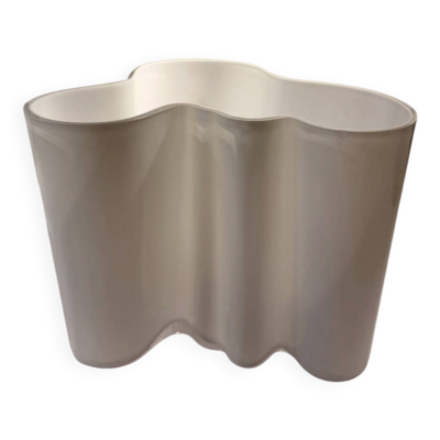 Vase Savoy 3030 design Alvar Aalto pour iittalia