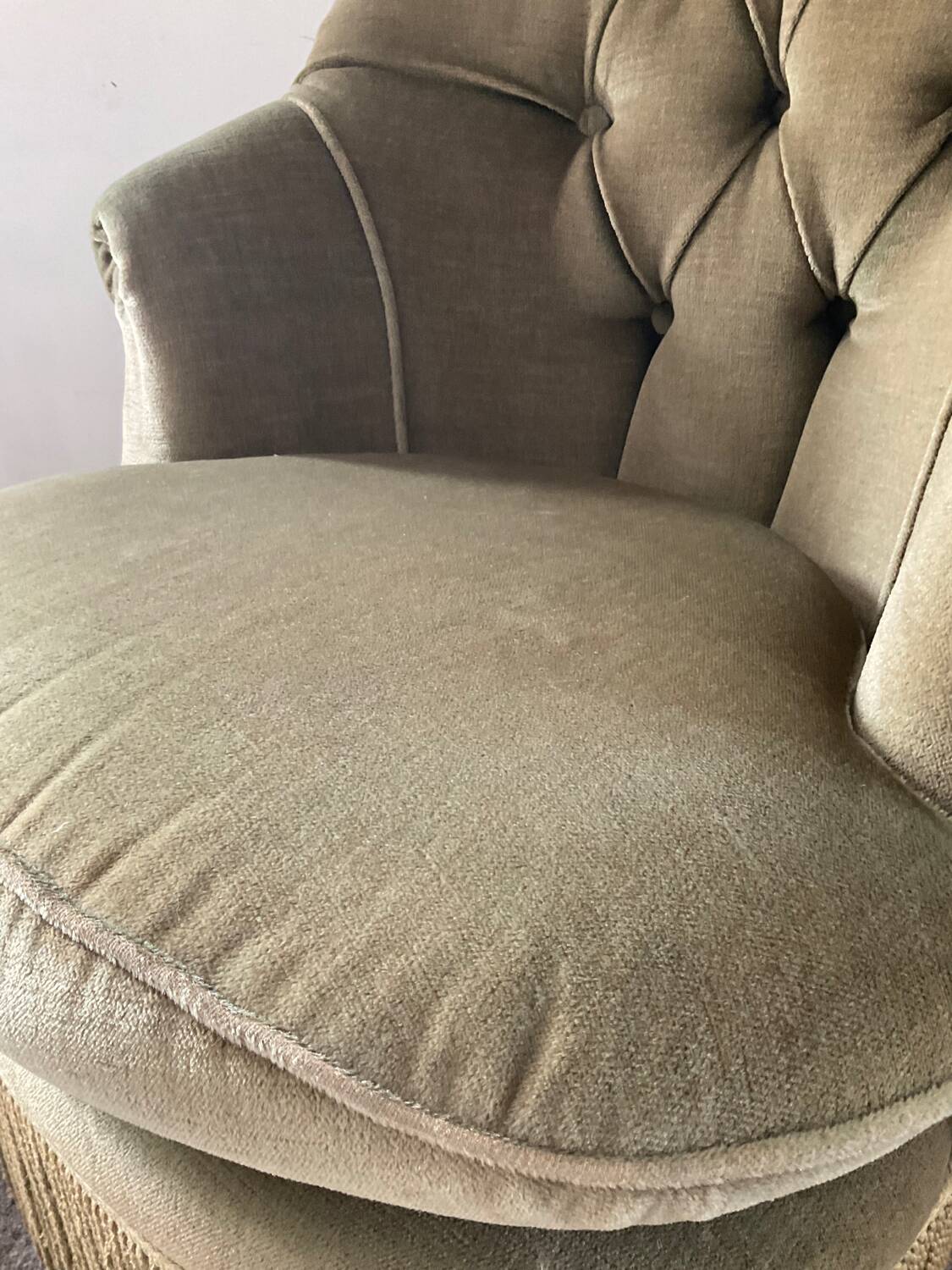 70s toad armchair in green velvet