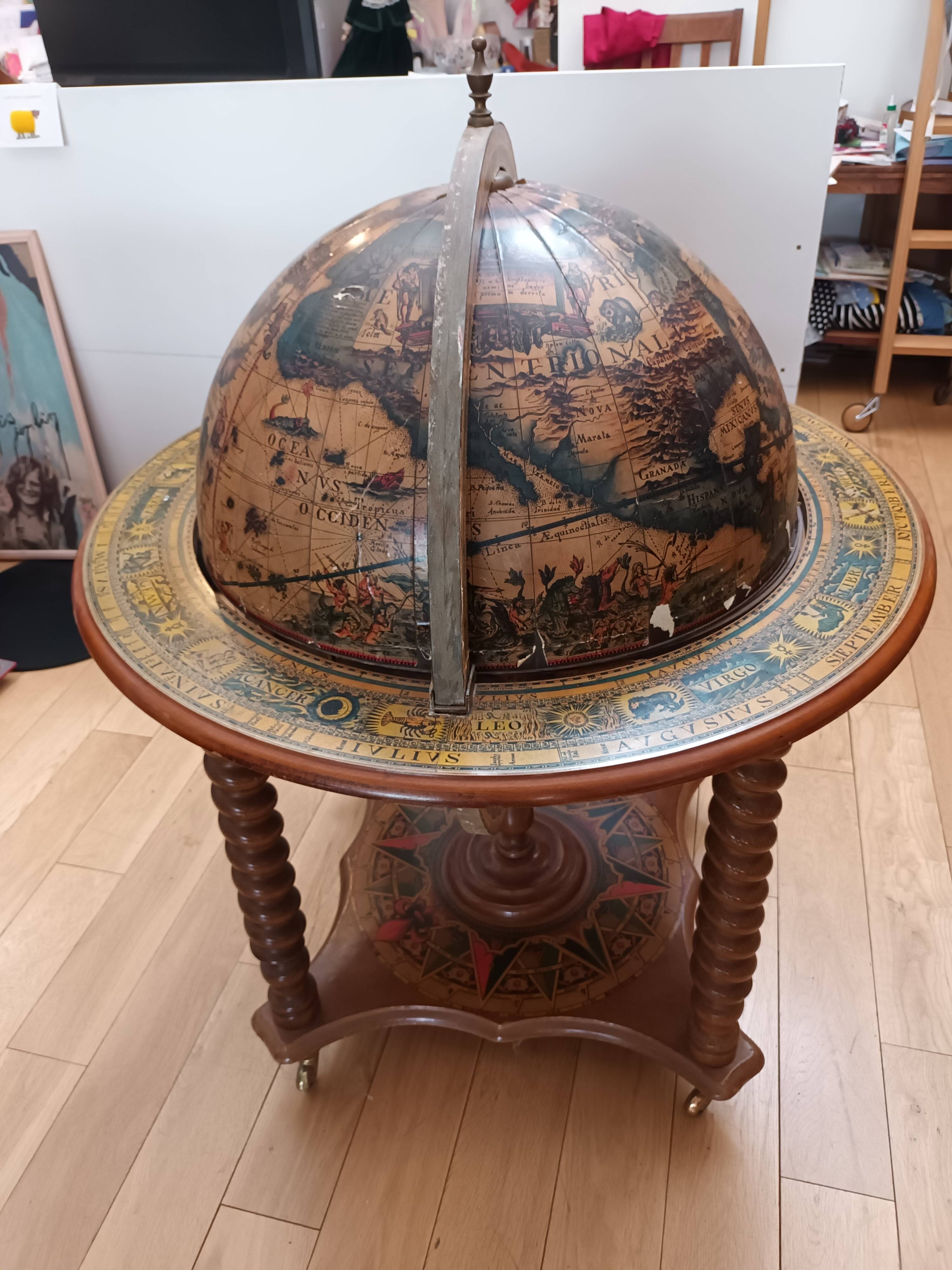 Globe cocktail cabinet