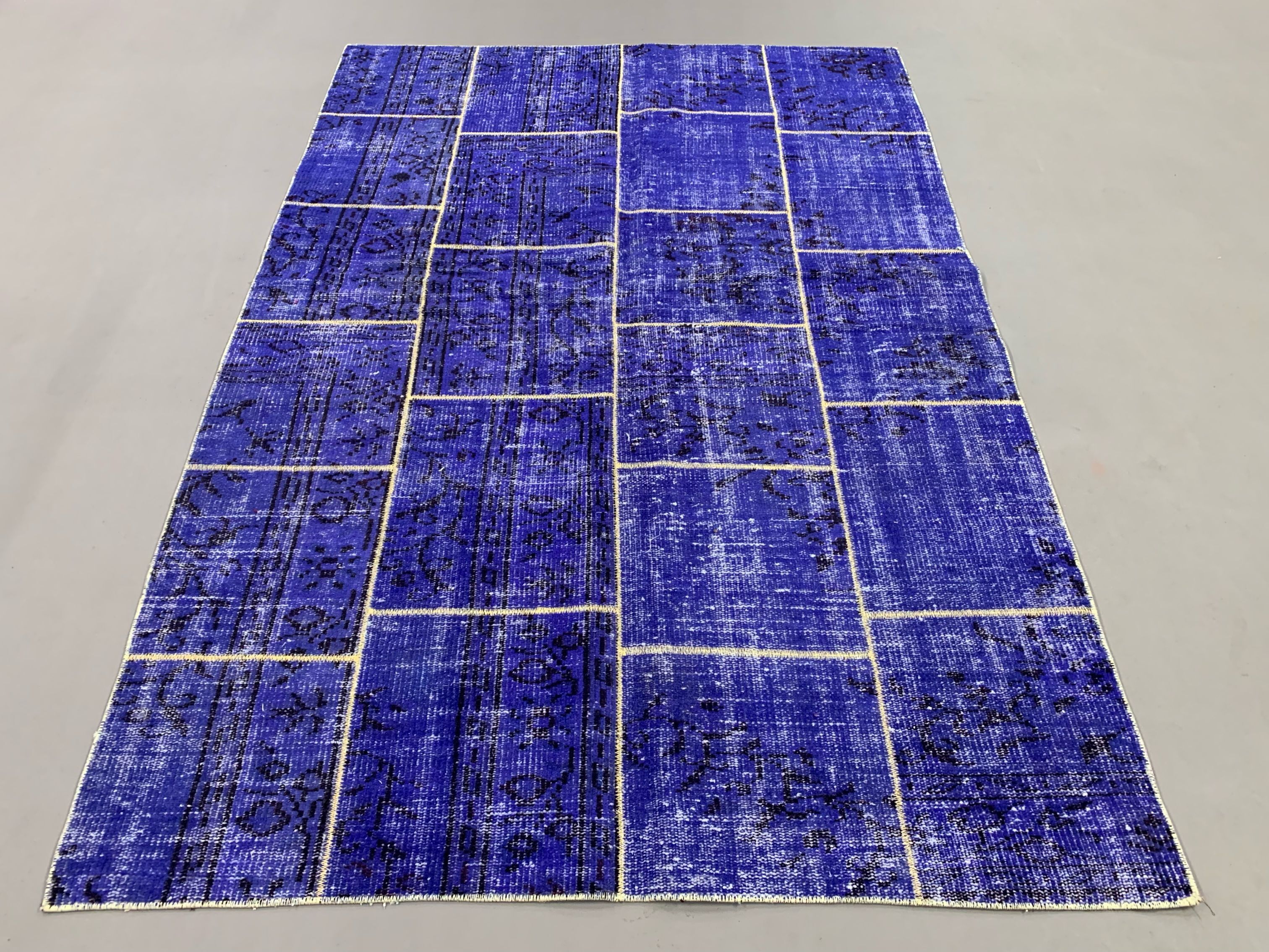 Distressed vintage turkish patchwork rug 218x151 cm wool medium