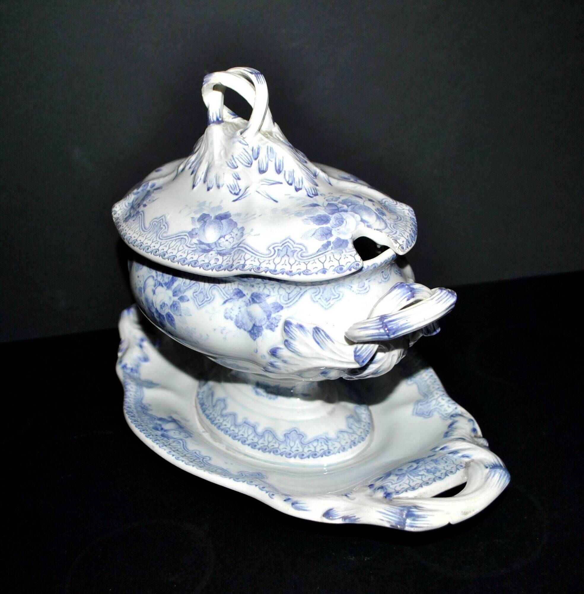 Antique earthenware sauceboat from CREIL MONTEREAU LM&Cie 1840-1870