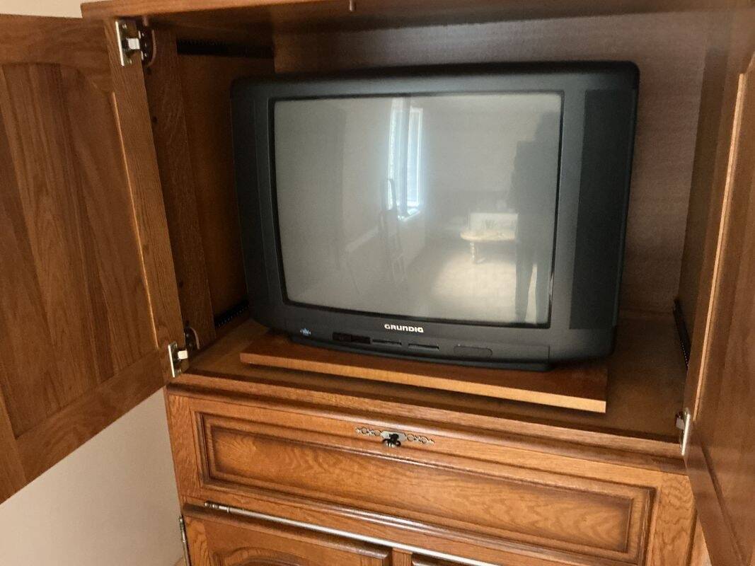Meuble télé bois rétro