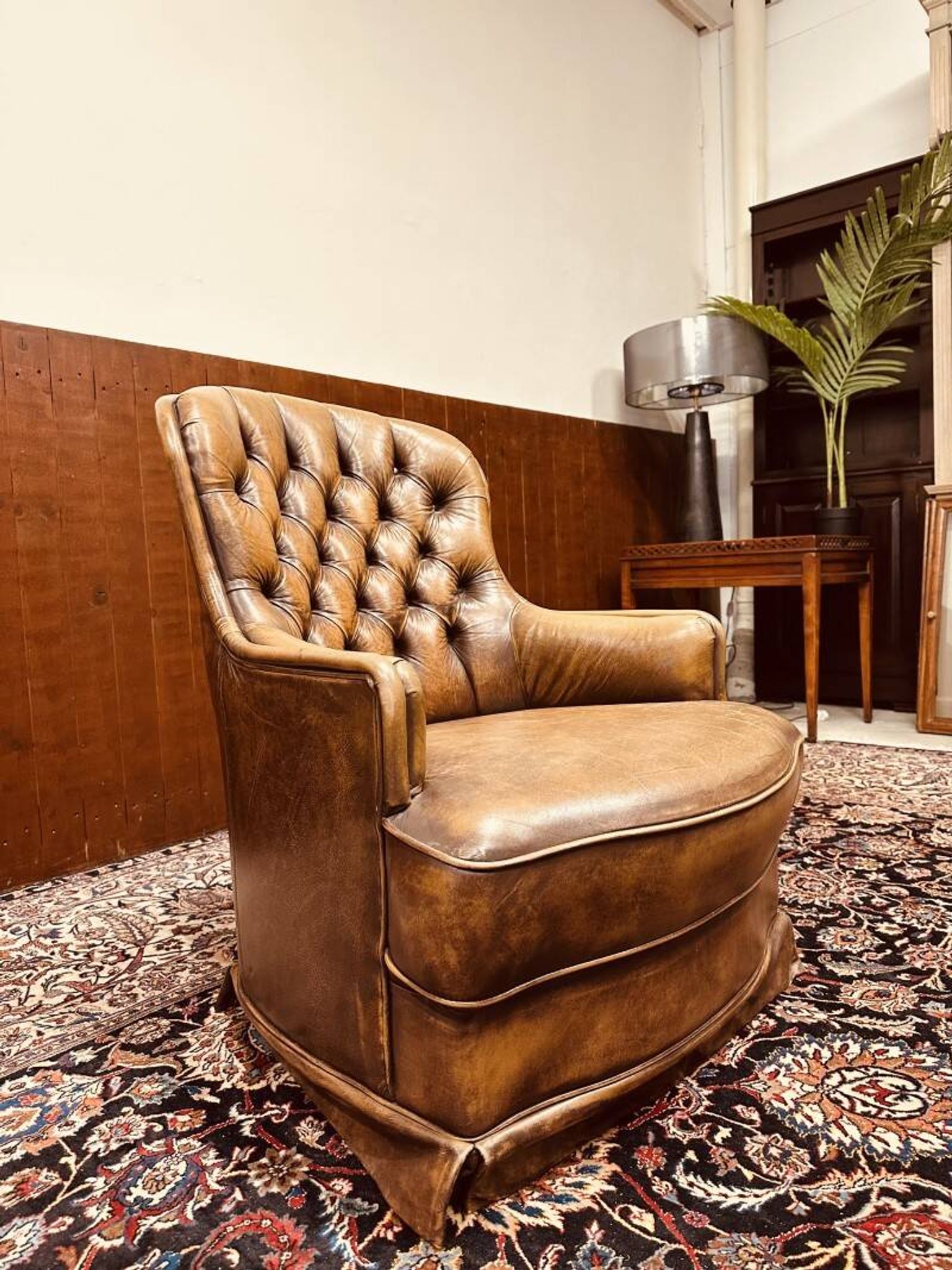 Fauteuil Chesterfield anglais en cuir marron