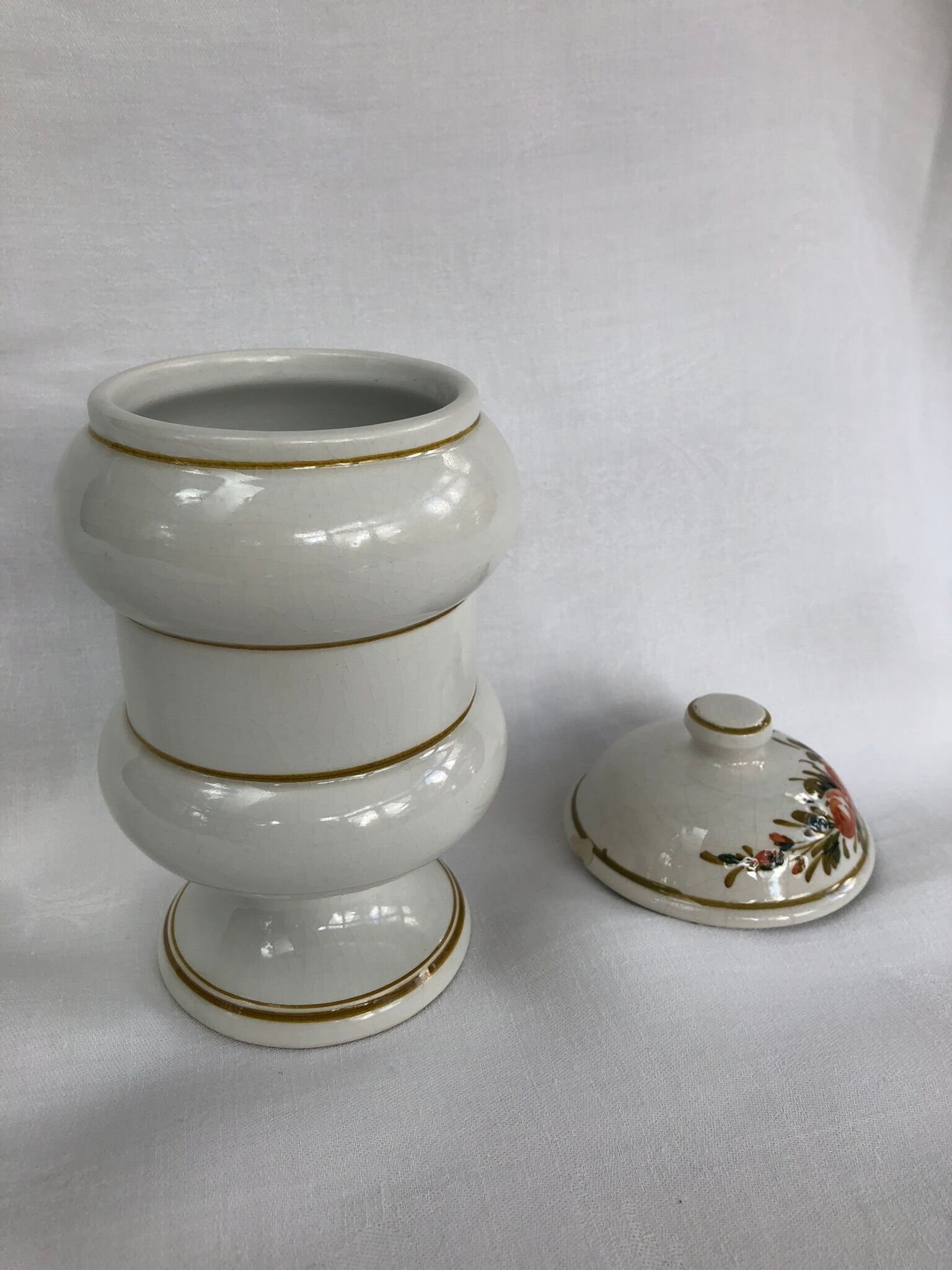 Pot with lid