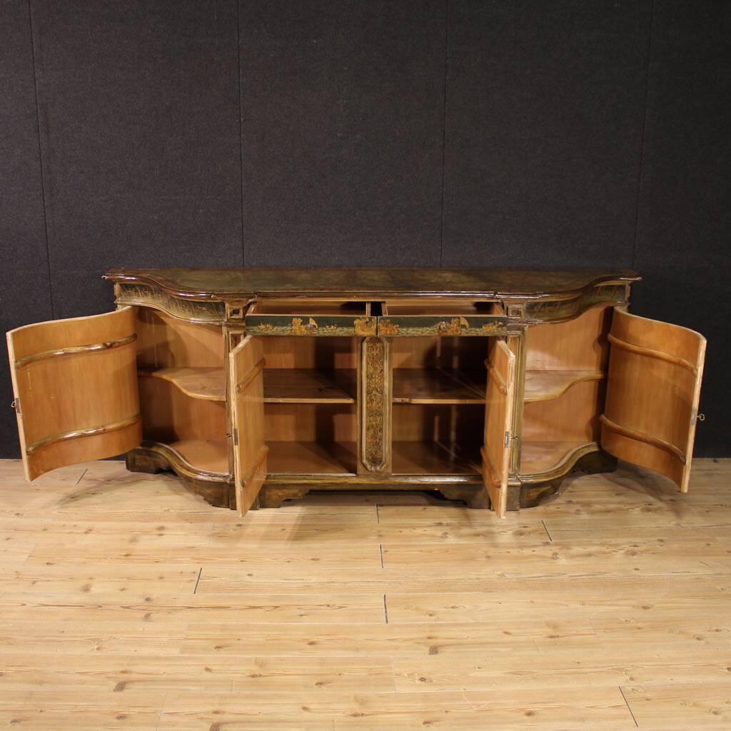 Great lacquered and painted Venetian sideboard from the 20th century