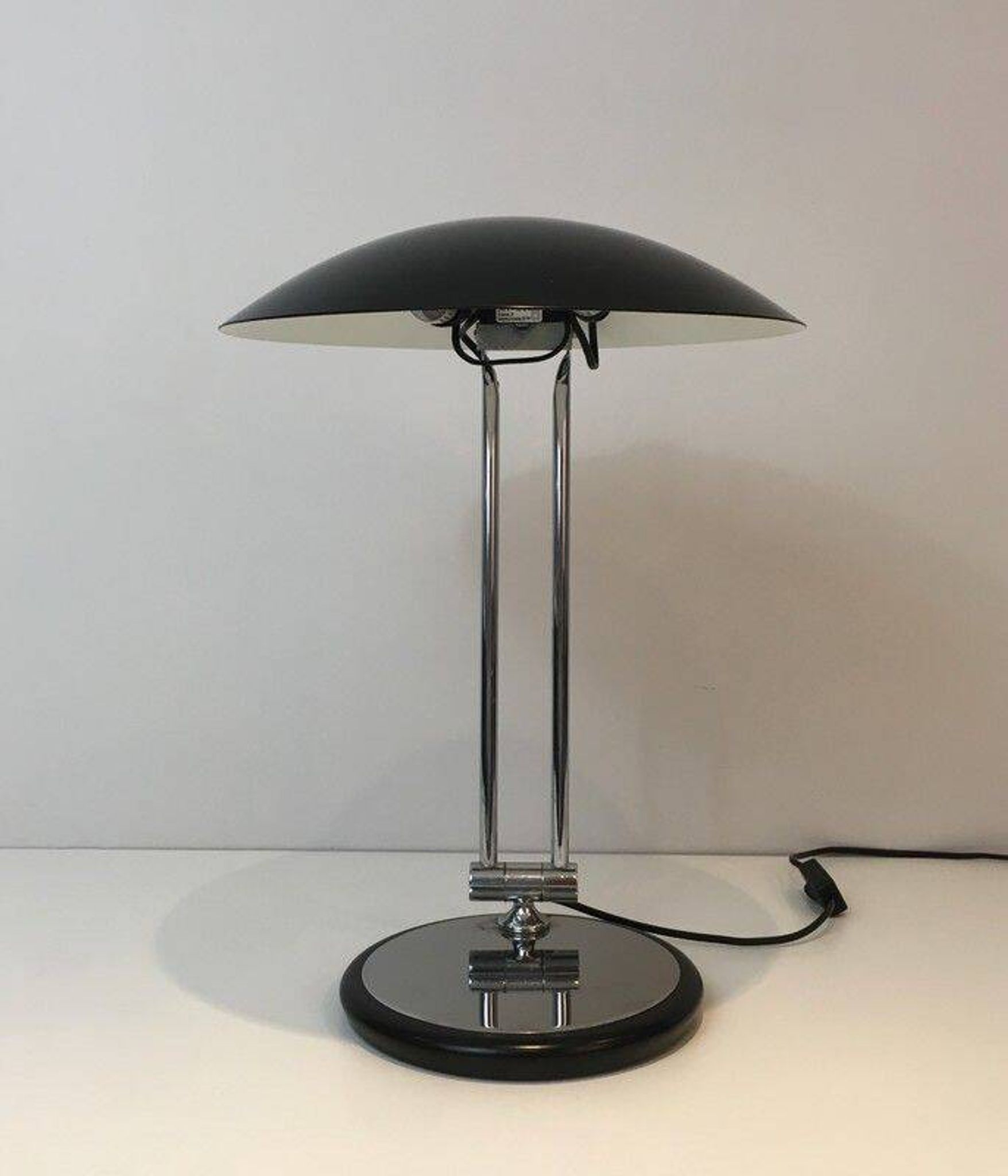 Swivel designer desk lamp in chrome and black lacquered metal