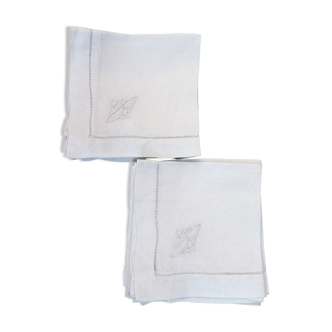 12 serviettes d'invités monogrammées "B"