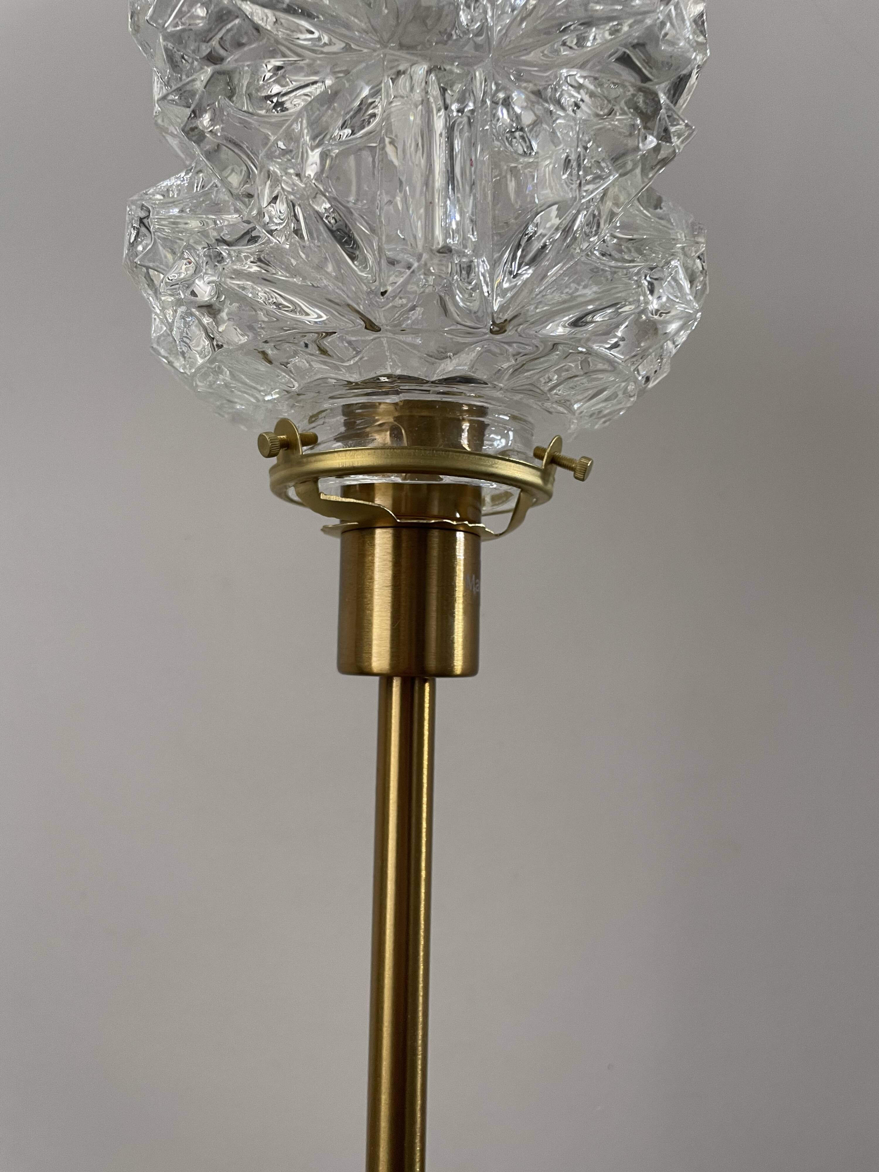 Table lamp globe in chiseled glass