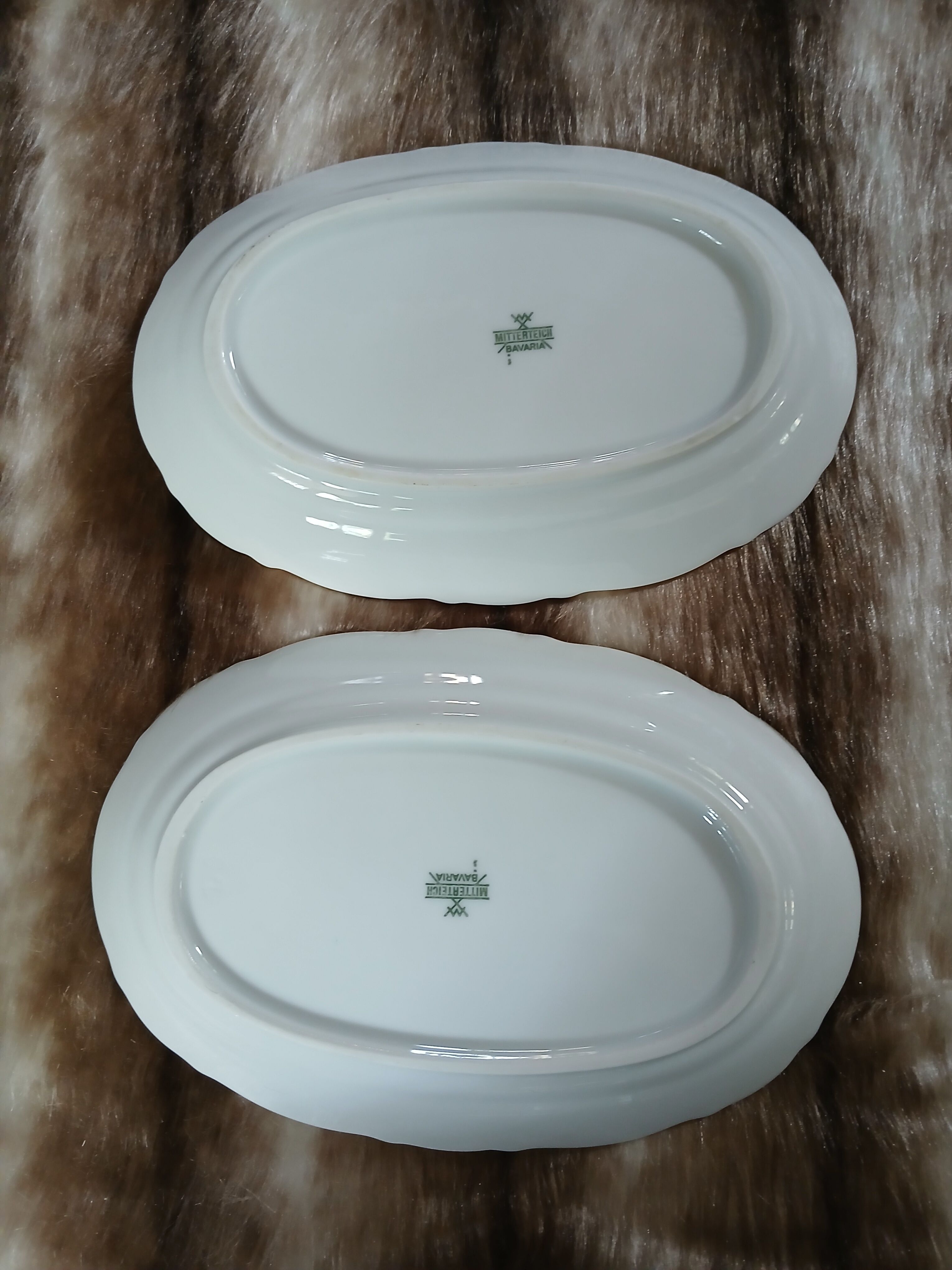 Ensemble 6 plats en porcelaine blanche