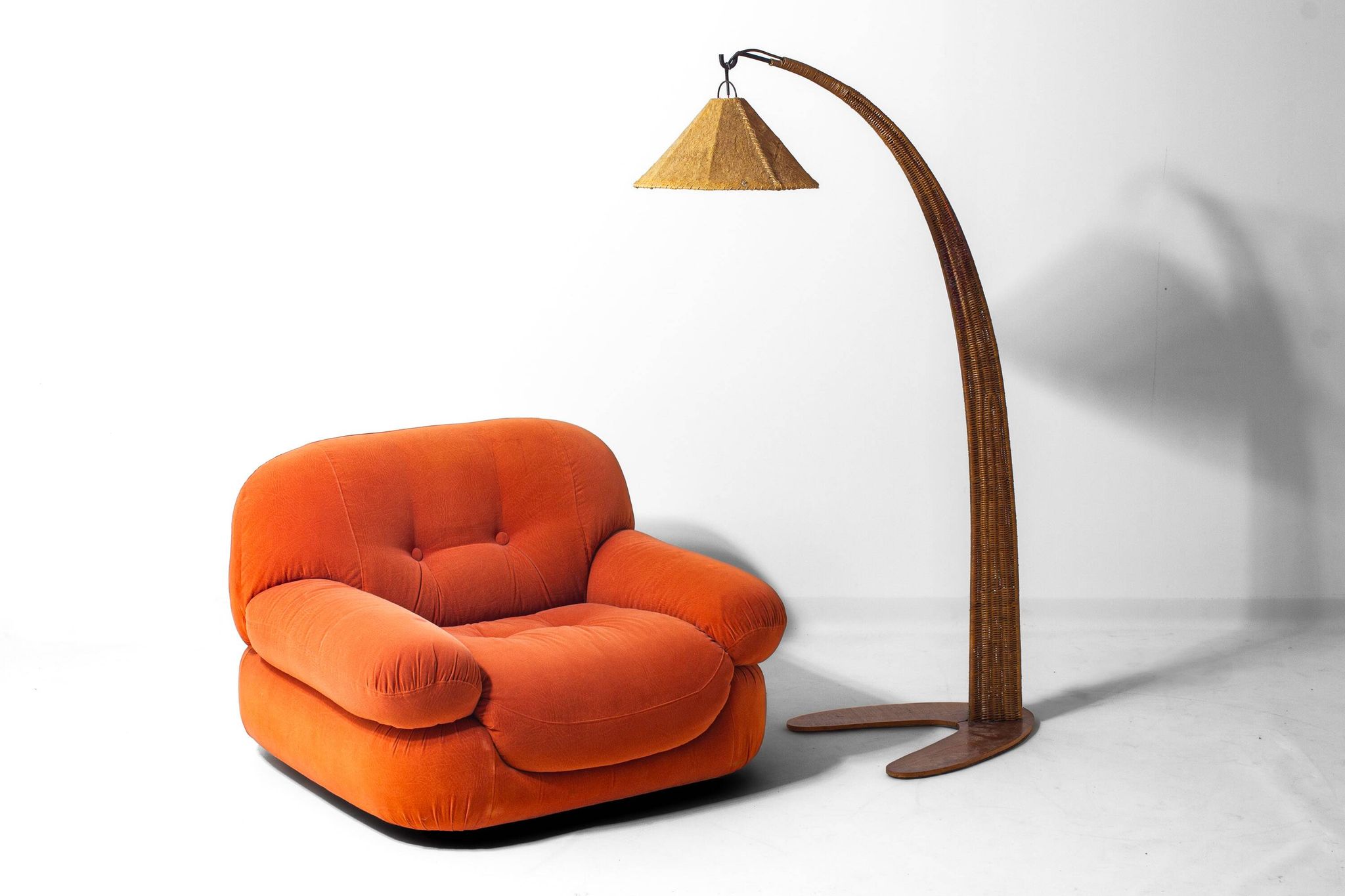 Italian wood arc floor lamp in rattan, 1970s