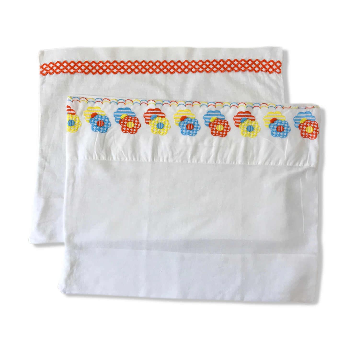 Duo of embroidered pillowcases baby / child vintage 70s