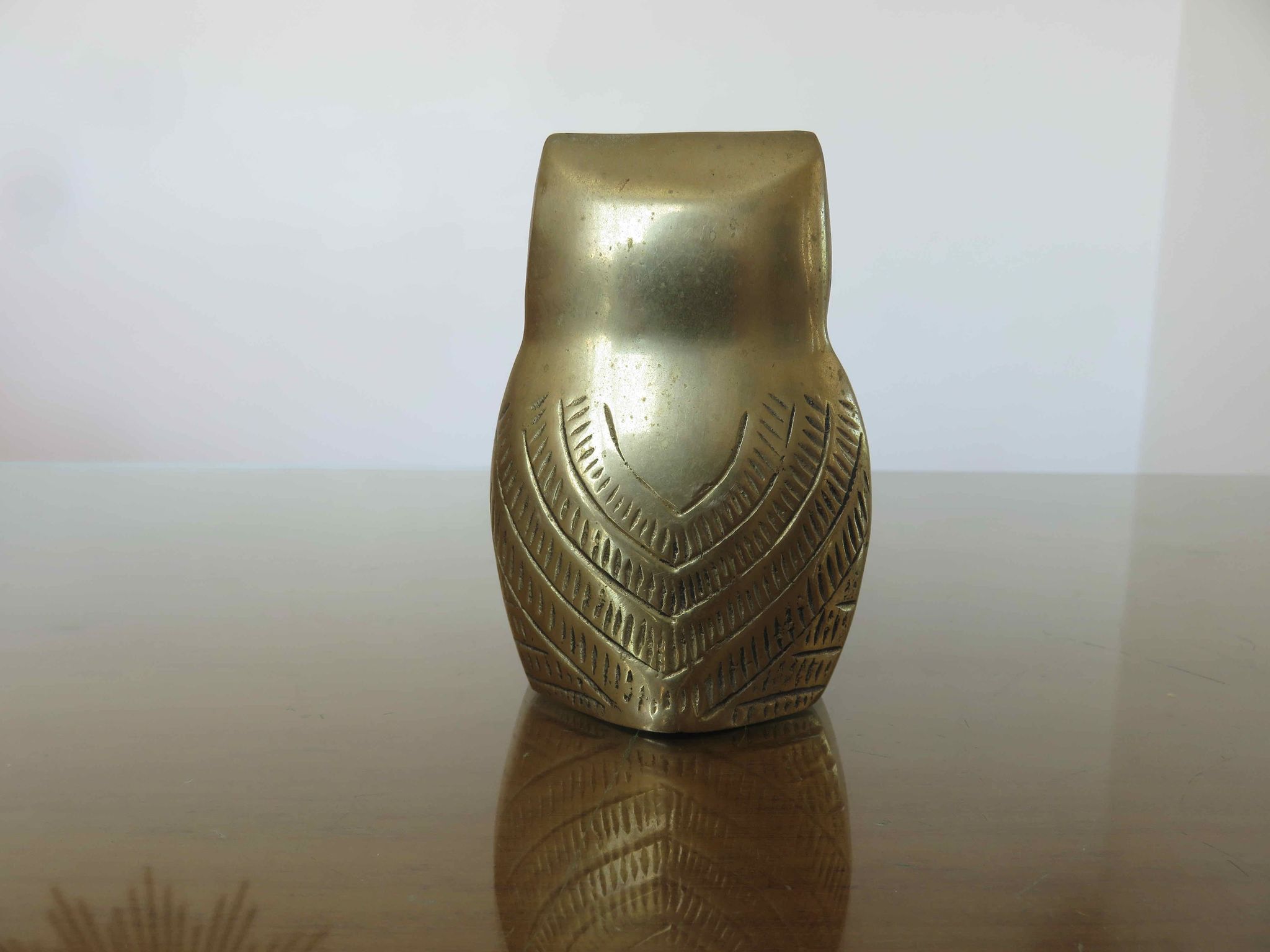 Owl, owl in golden brass and mother-of-pearl 70s