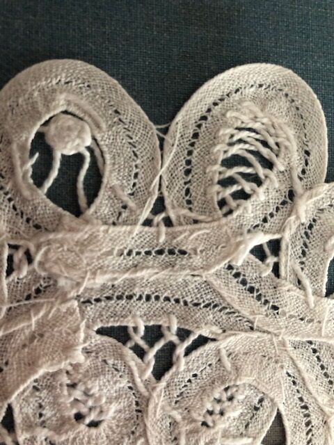Napperon den dentelle de Bruxelles/Alost 15cm