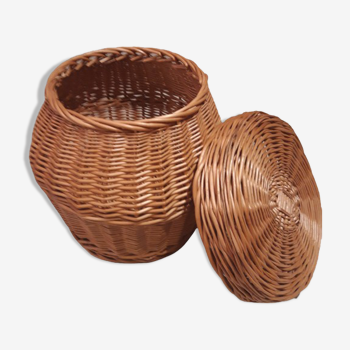 Wicker pouf box