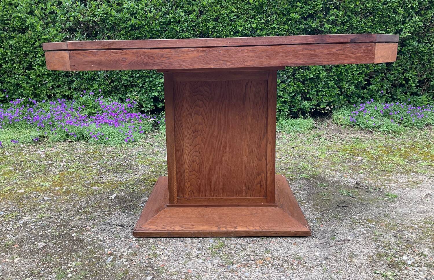 Art Deco dining table in wood and red Formica
