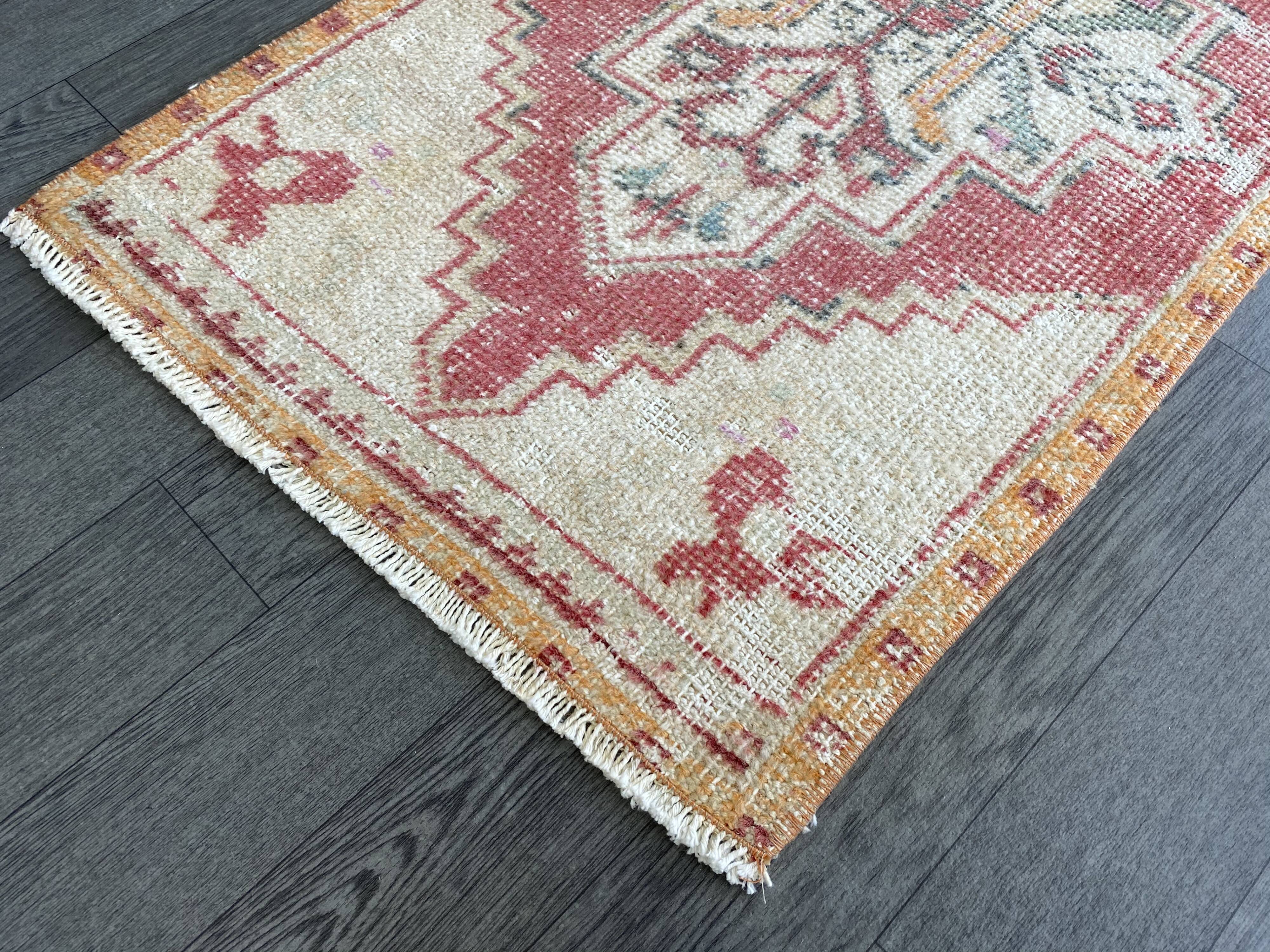 Farmhouse decor muted rug 104x50cm