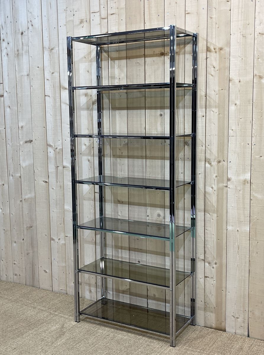 Etagère italienne des années 1970 en acier chromé et verre fumé
