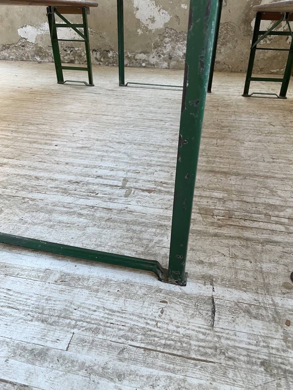 Guinguette table and its 2 benches