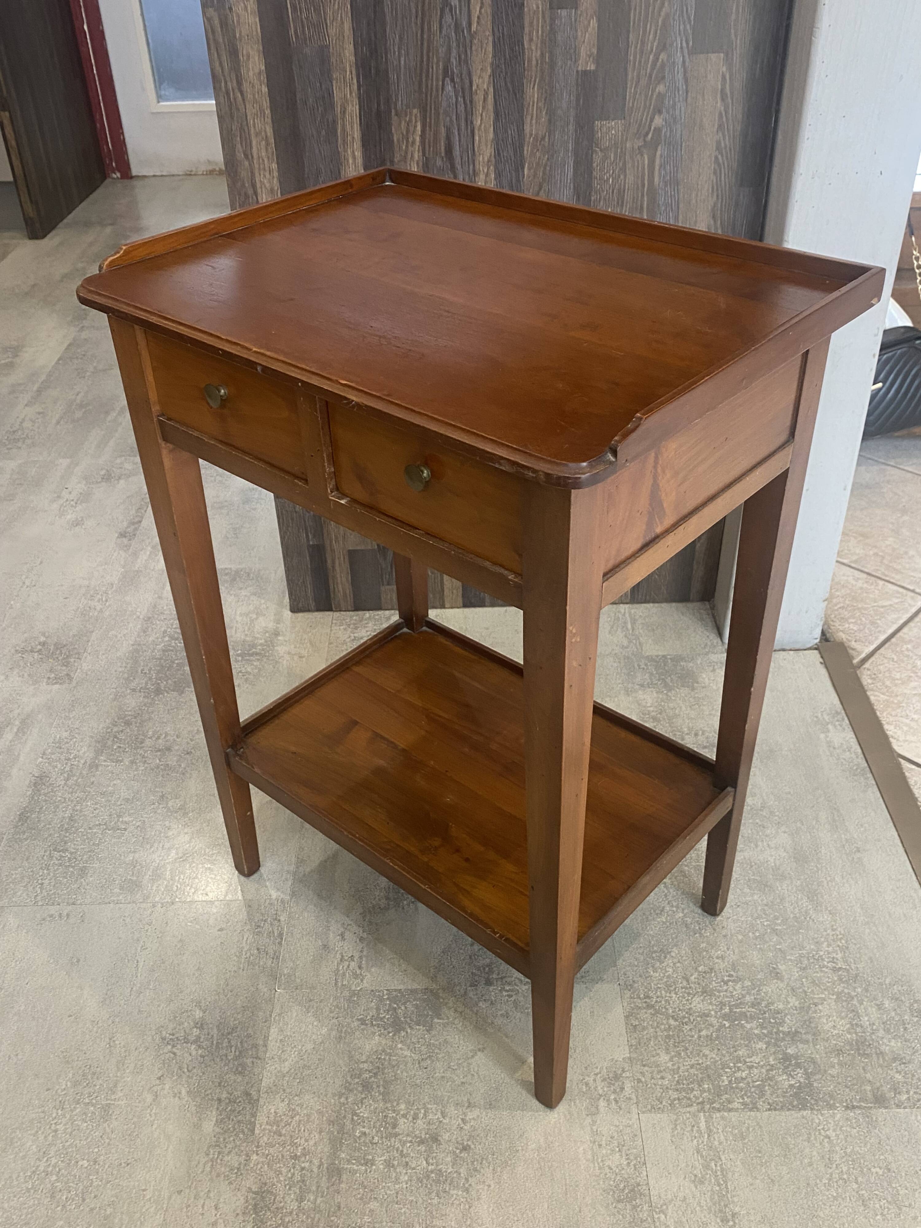 Table d’appoint 2 tiroirs merisier 1950